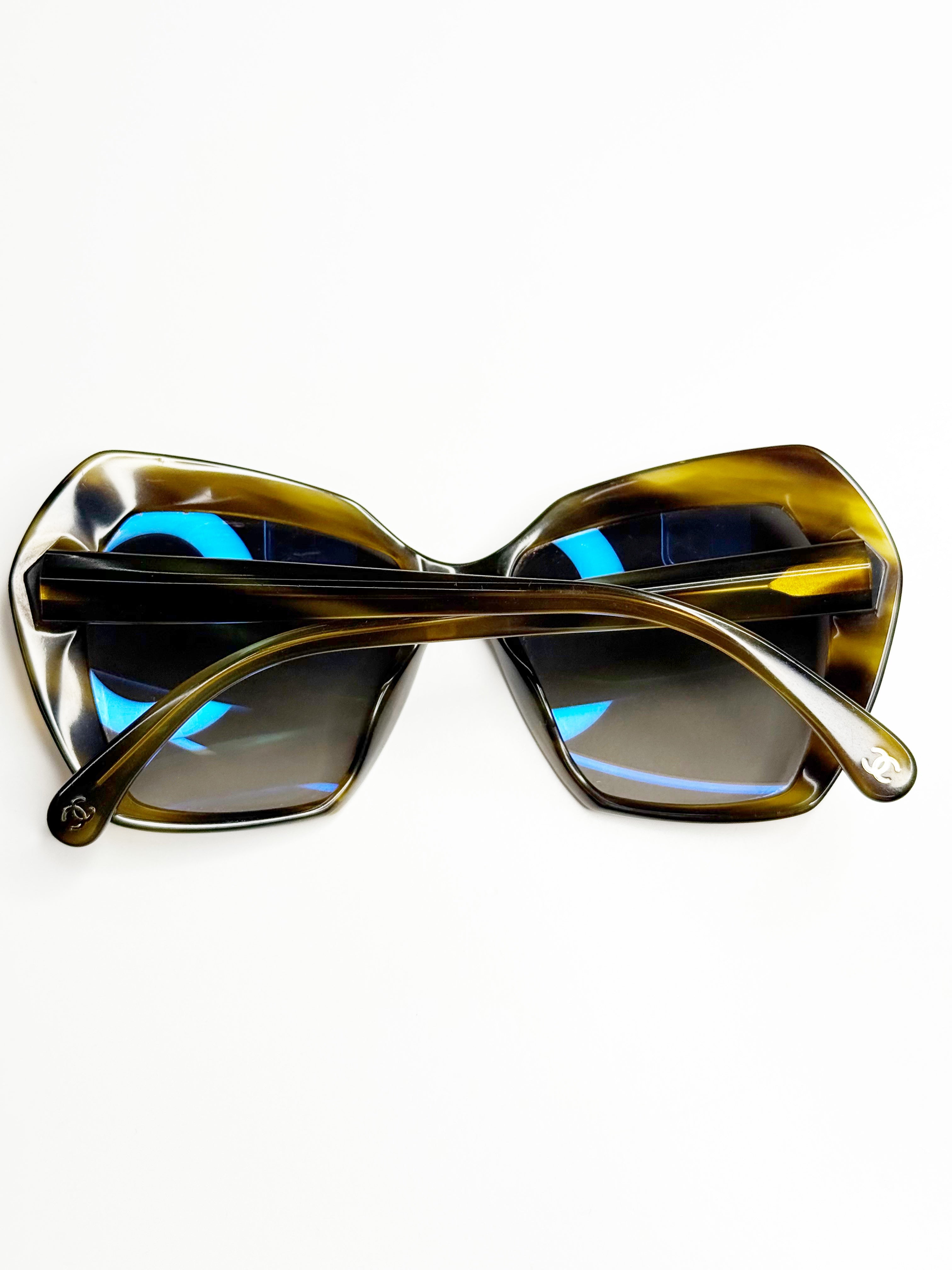 CHANEL 5364 C.1579/71 Oversized Tortoiseshell Sunglasses