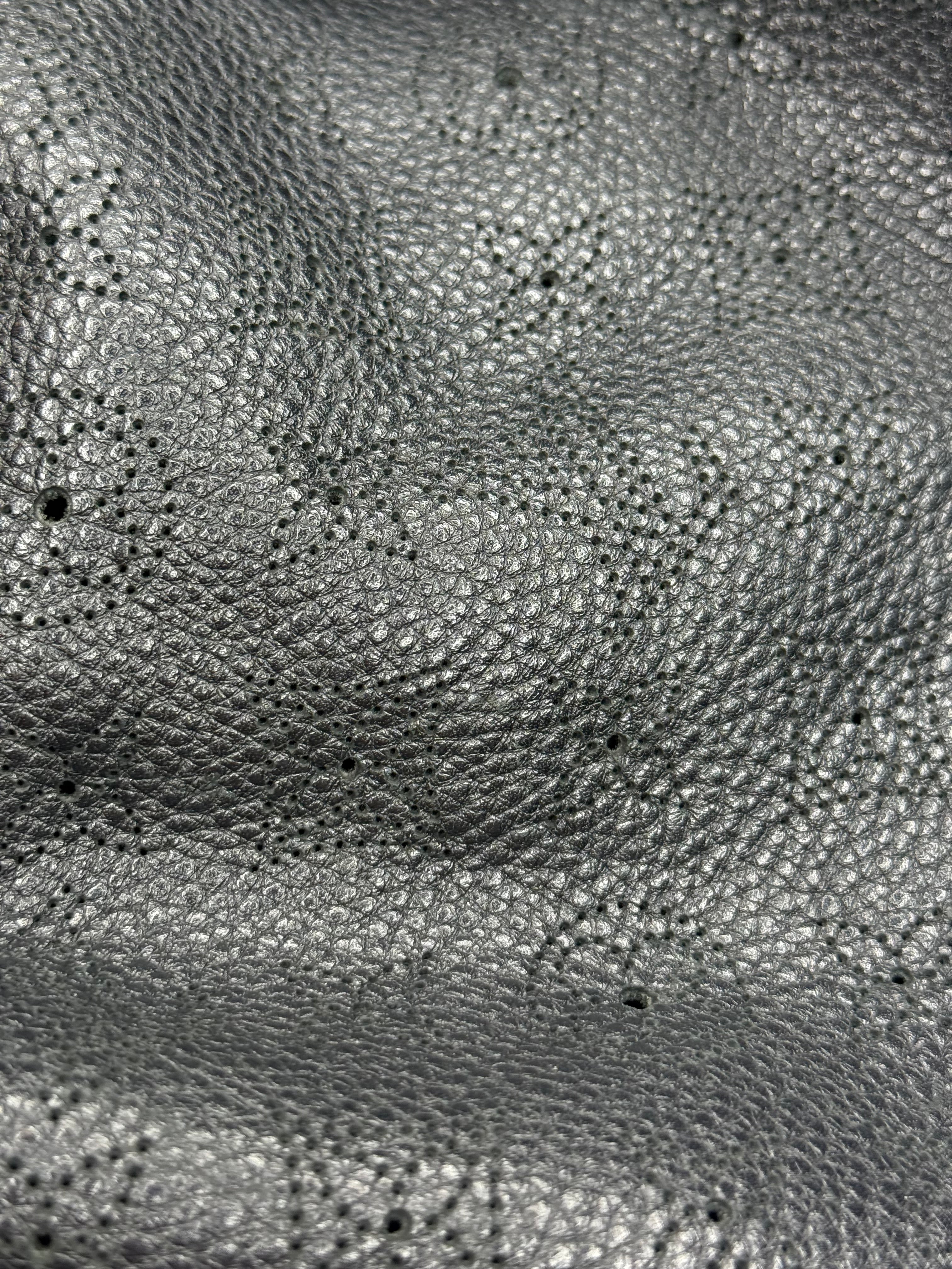 Louis Vuitton Mahina L Hobo Bag in Black Leather