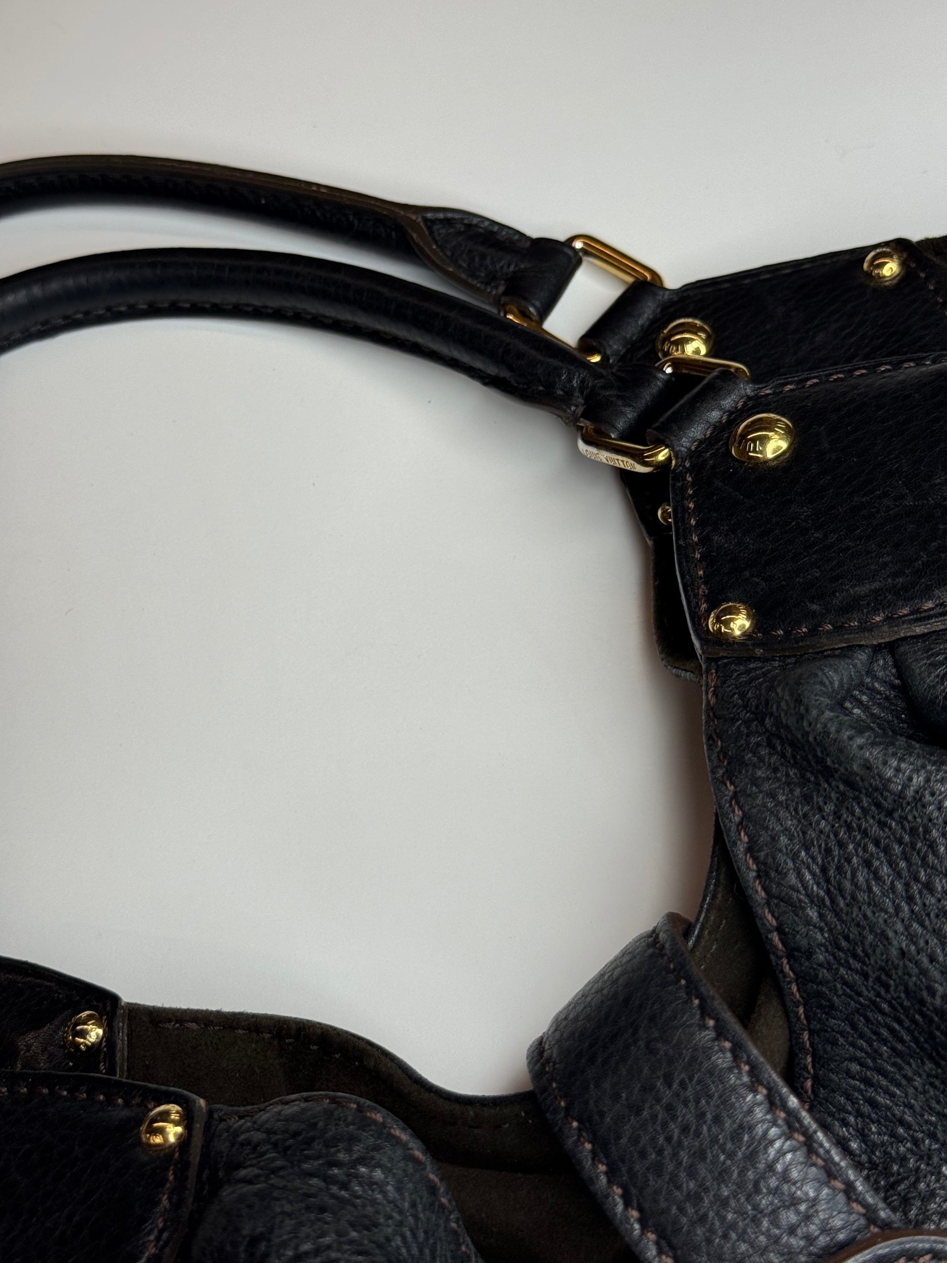 Louis Vuitton Mahina L Hobo Bag in Black Leather