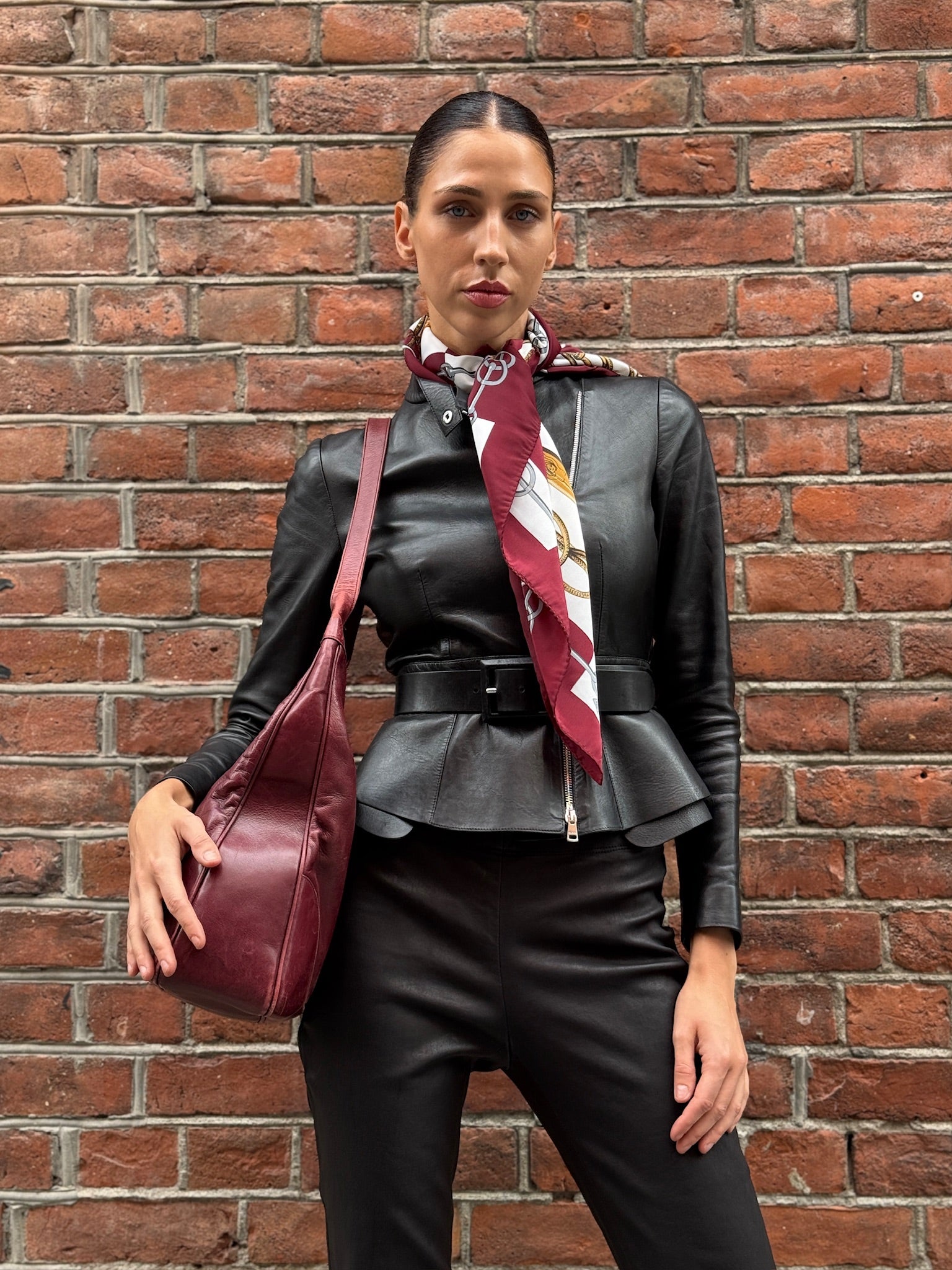 HERMÈS “CLIQUETIS” VINTAGE SILK SCARF – BORDEAUX