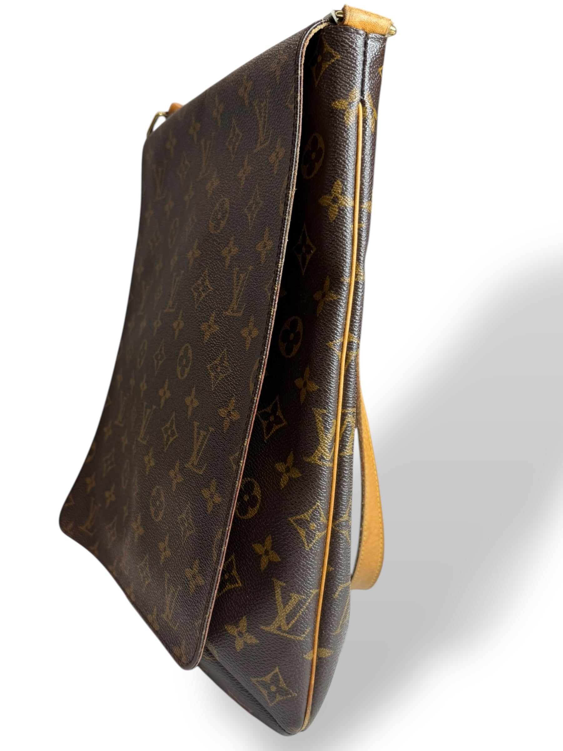 Louis Vuitton
Musette Tango leather handbag