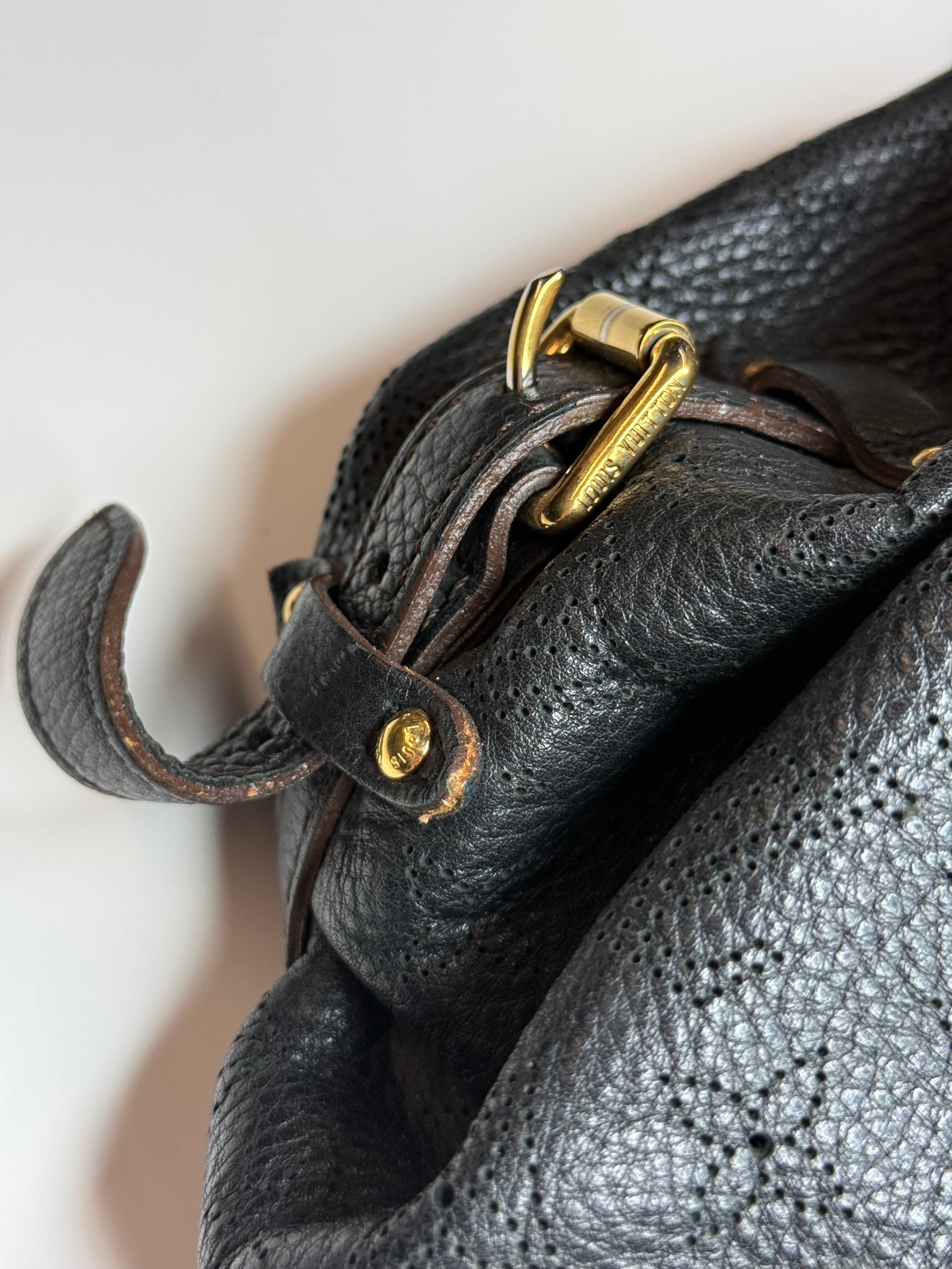 Louis Vuitton Mahina L Hobo Bag in Black Leather