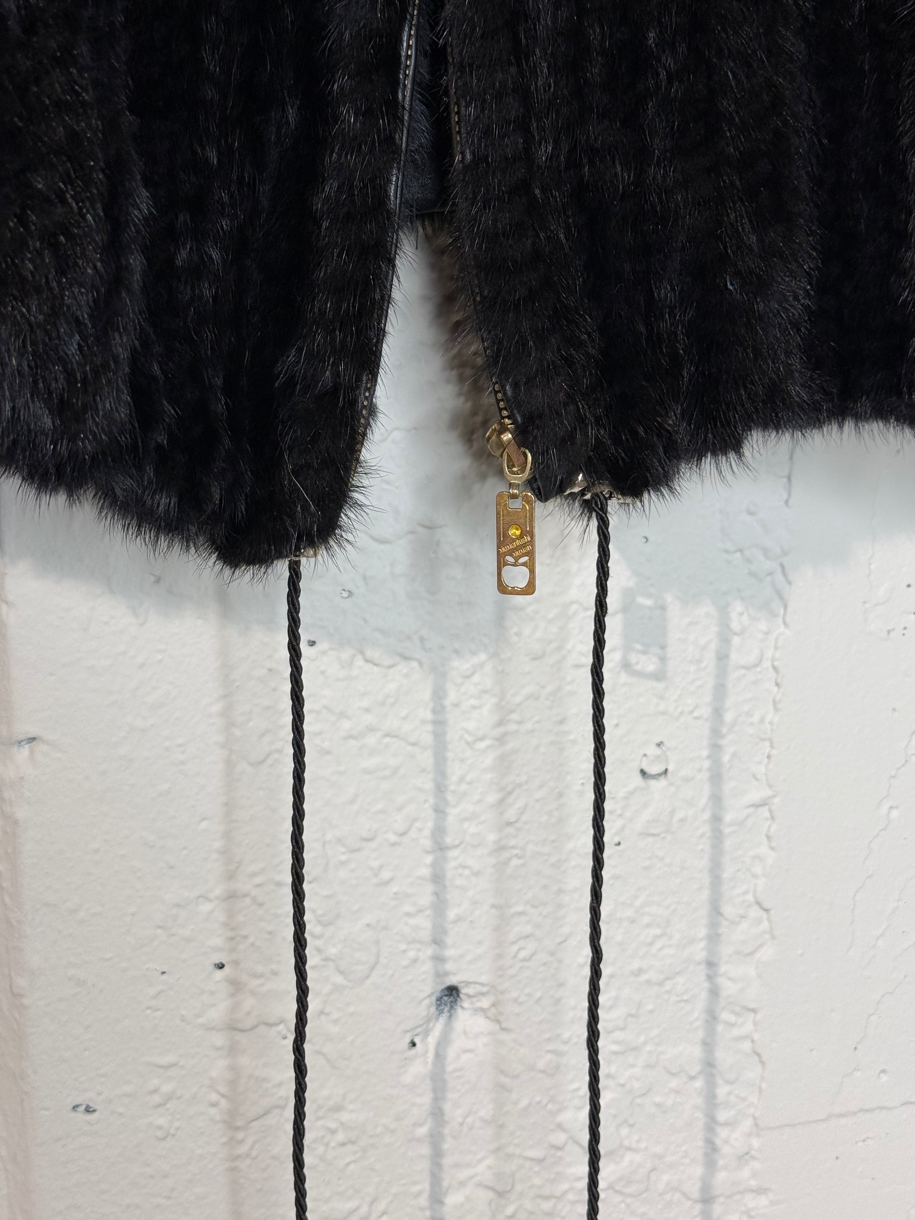 Yuchang High Fashion Black Fur Jacket - M