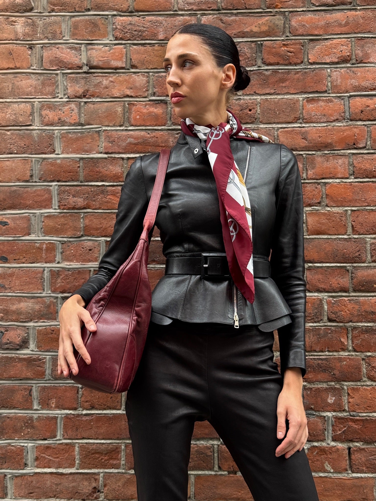 HERMÈS “CLIQUETIS” VINTAGE SILK SCARF – BORDEAUX