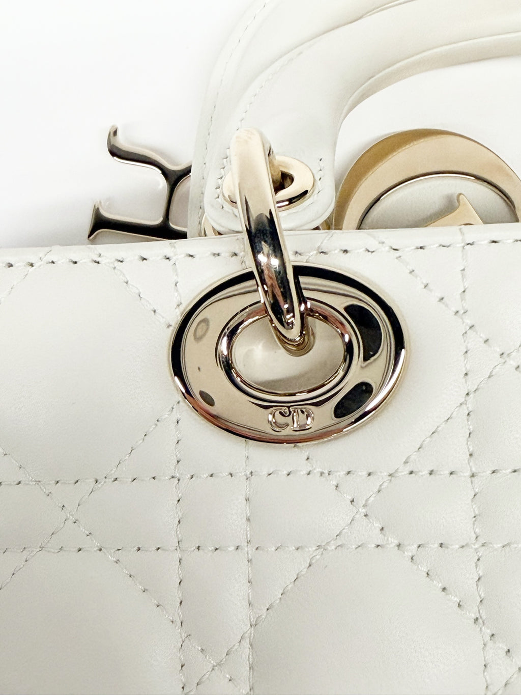 Christian Dior Lady Dior Medium – White Cannage Lambskin, Gold Hardware