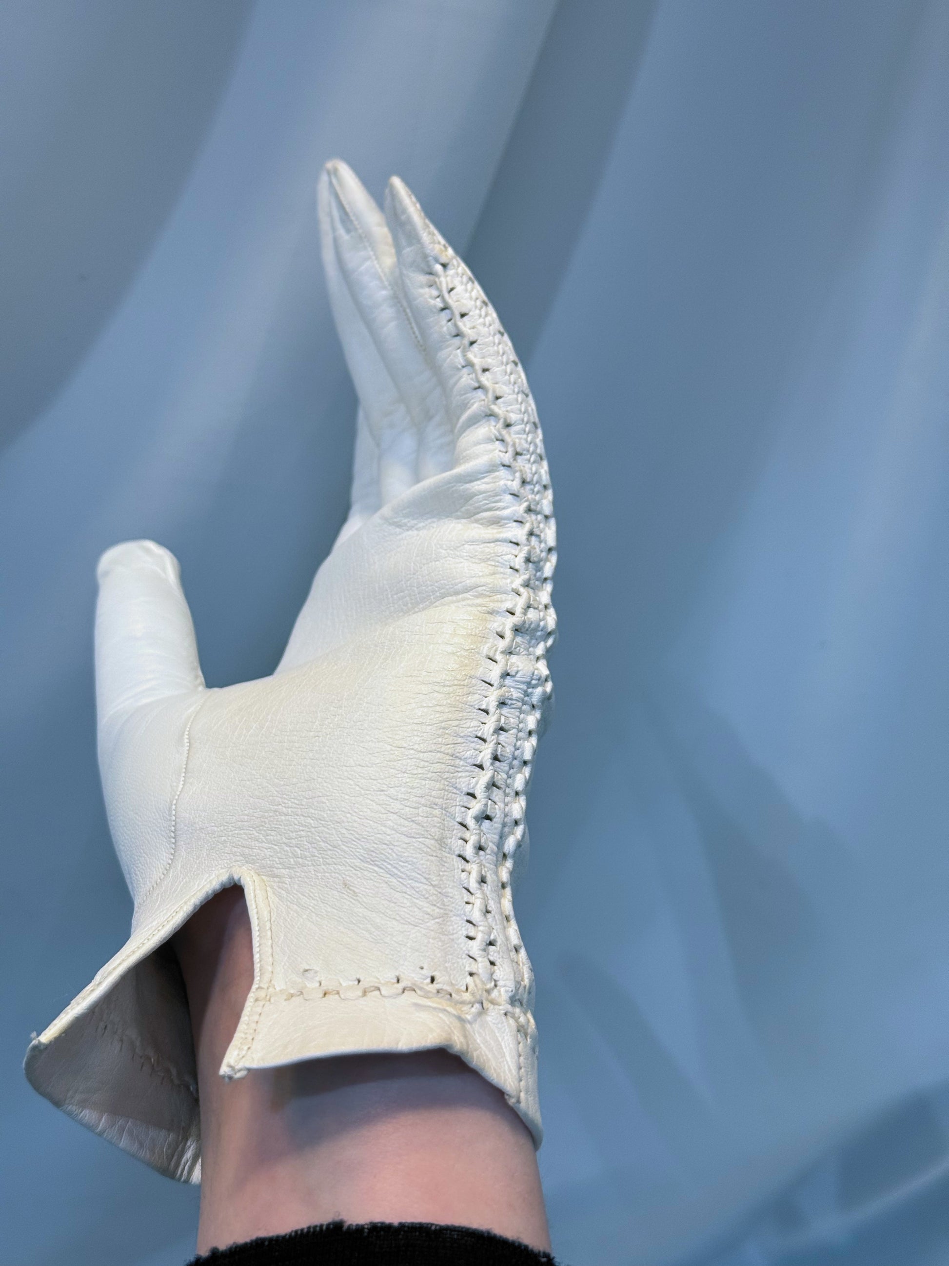 Vintage White Leather Gloves
