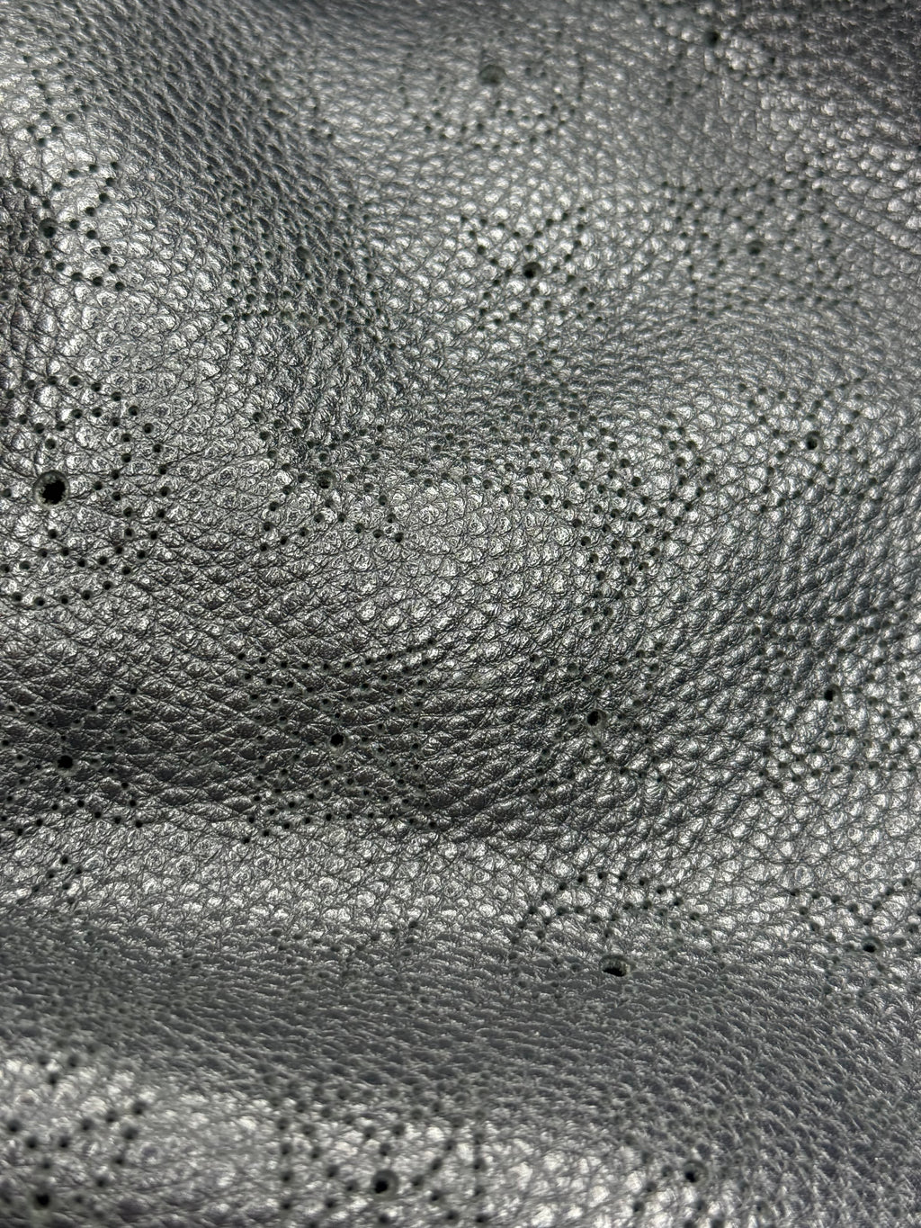 Louis Vuitton Mahina L Hobo Bag in Black Leather