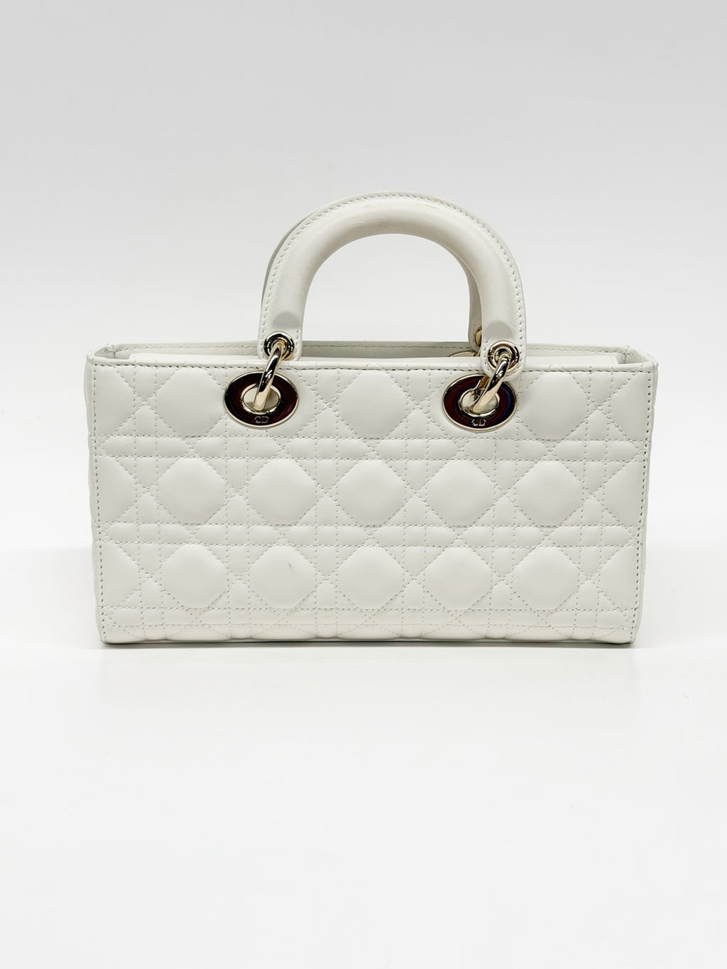 Christian Dior Lady Dior Medium – White Cannage Lambskin, Gold Hardware