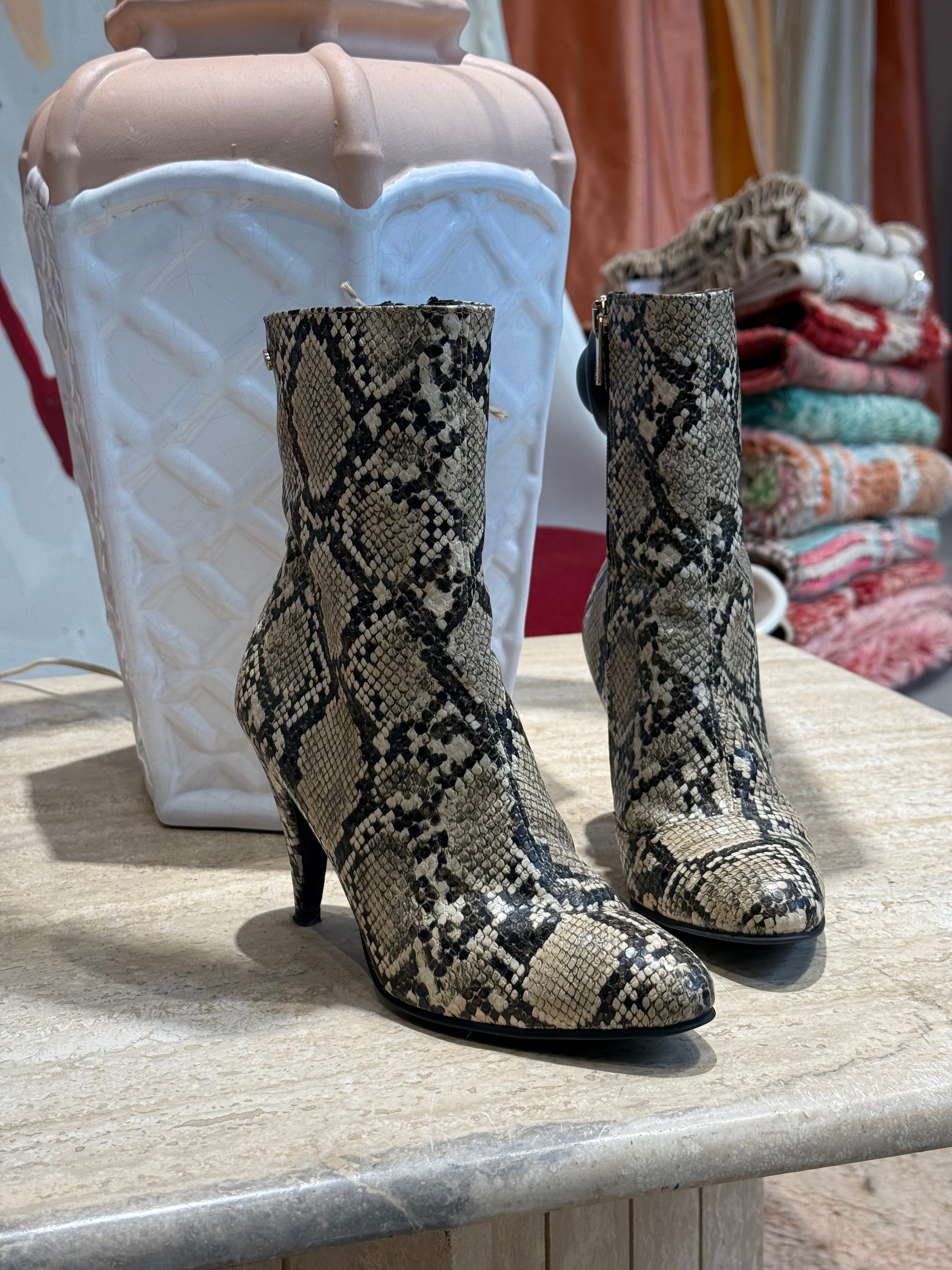 Tommy Hilfiger Snake-Print Ankle Boots