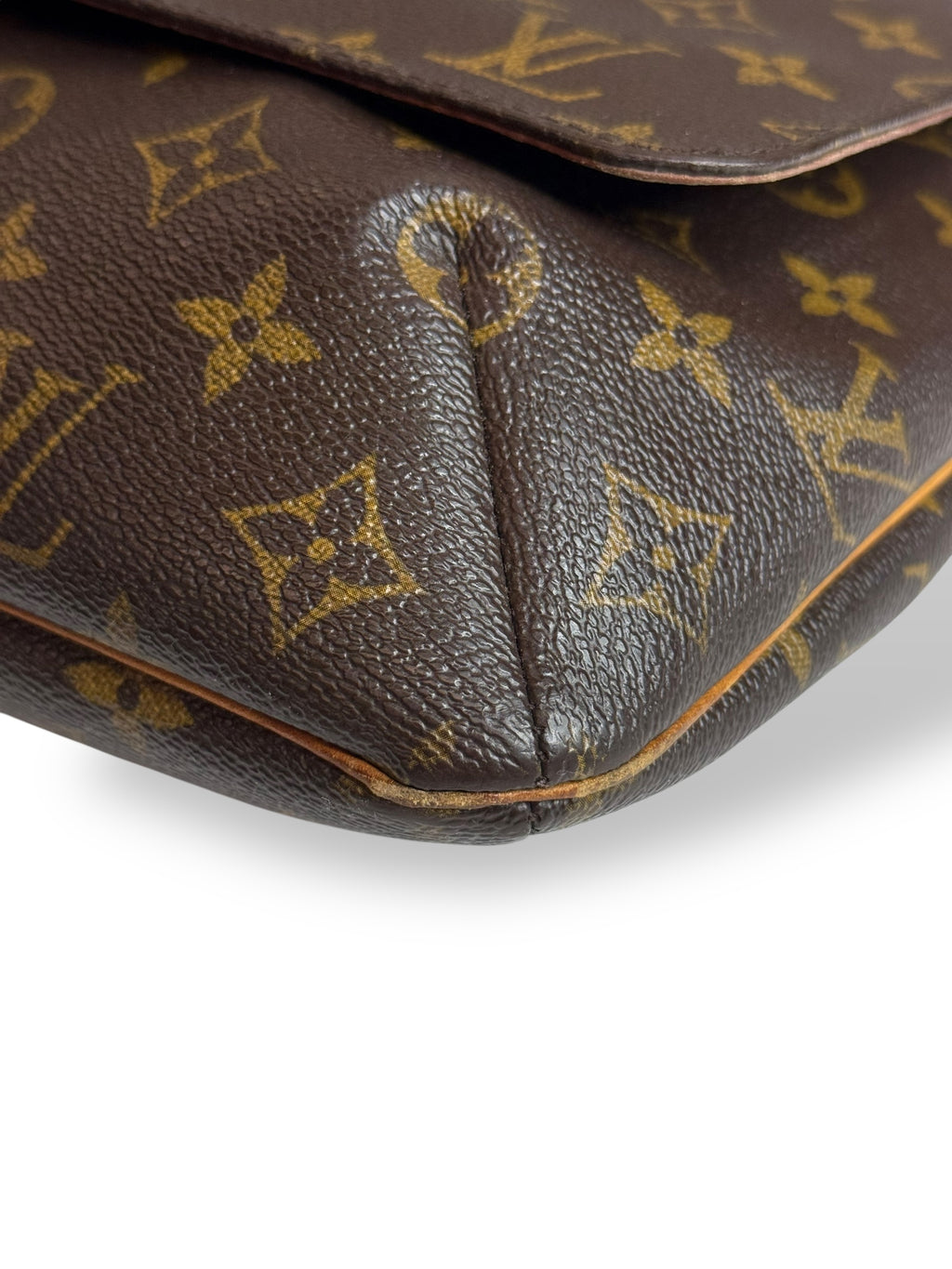 Louis Vuitton
Musette Tango leather handbag