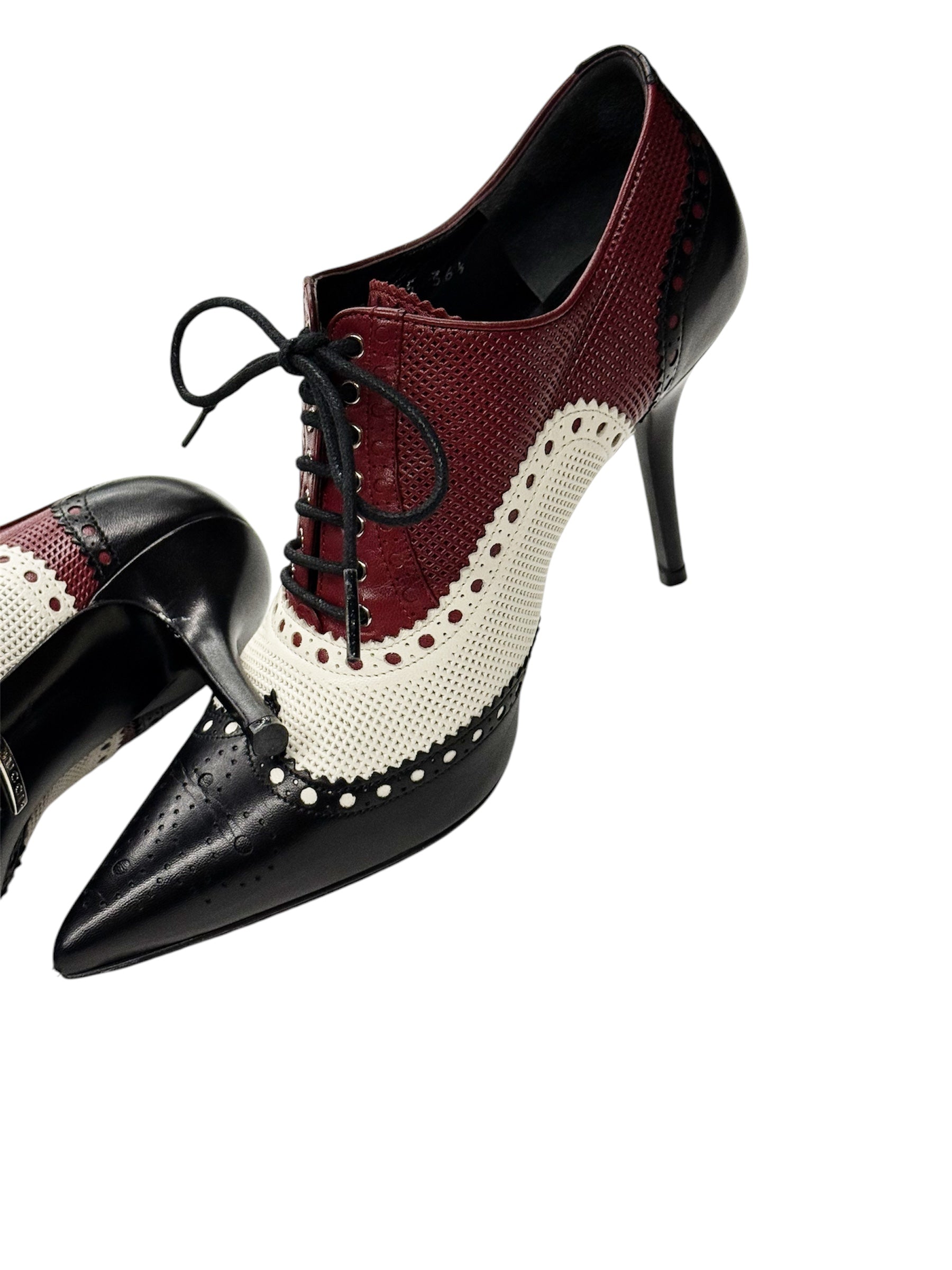 GUCCI Lace-Up Oxford Heels