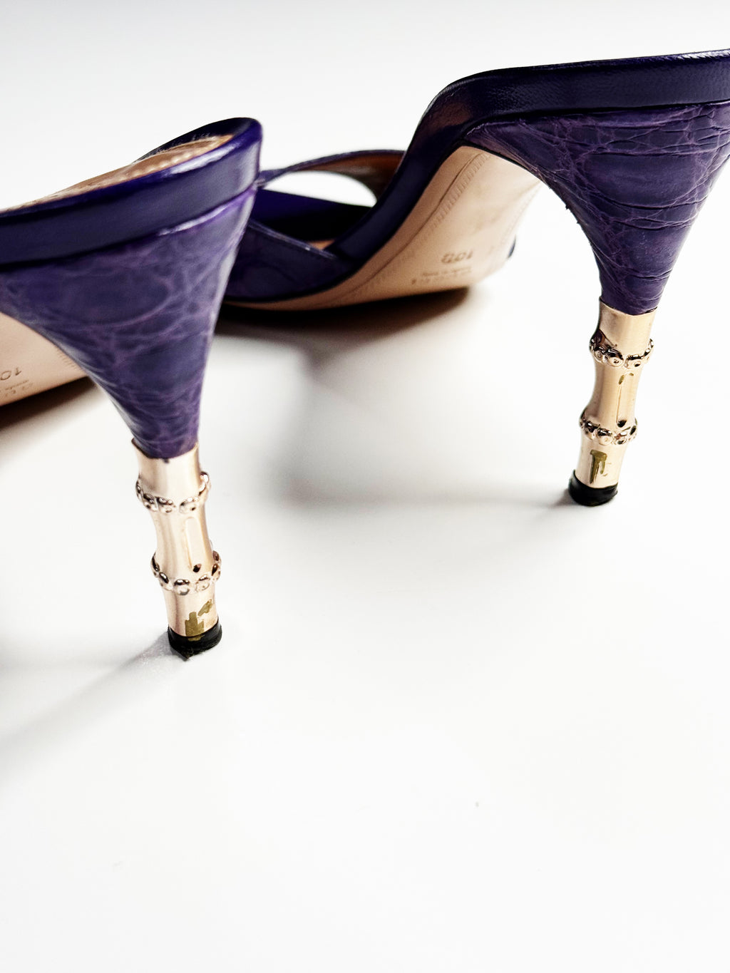 GUCCI Purple Croc-Effect Leather Mules