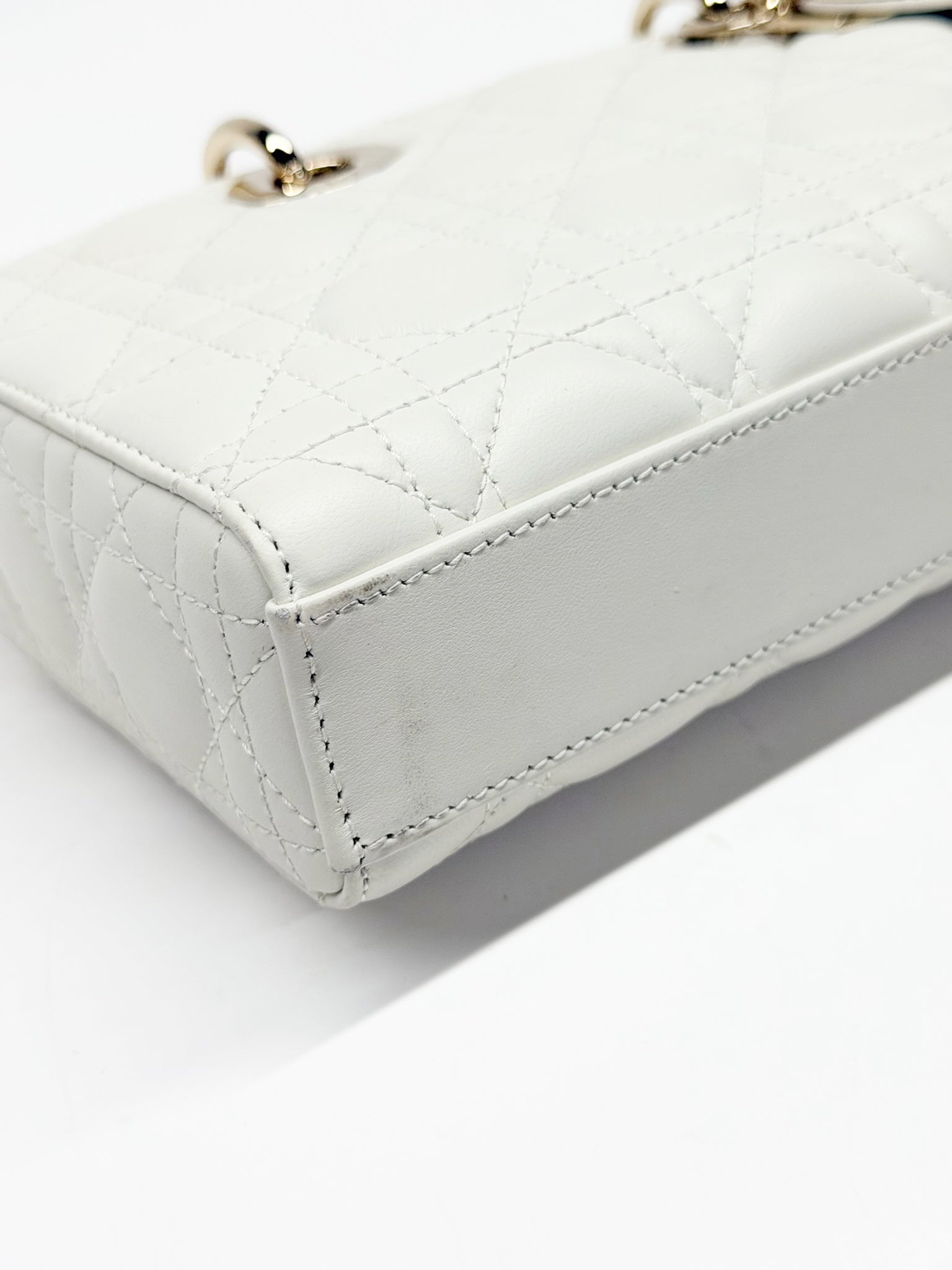 Christian Dior Lady Dior Medium – White Cannage Lambskin, Gold Hardware