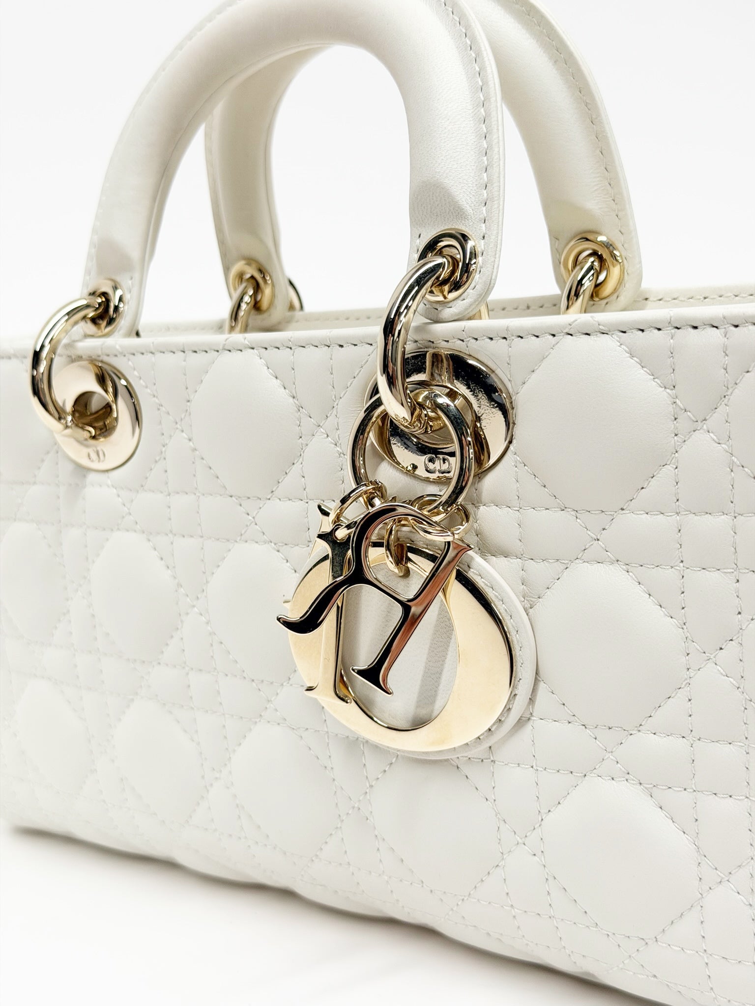 Christian Dior Lady Dior Medium – White Cannage Lambskin, Gold Hardware