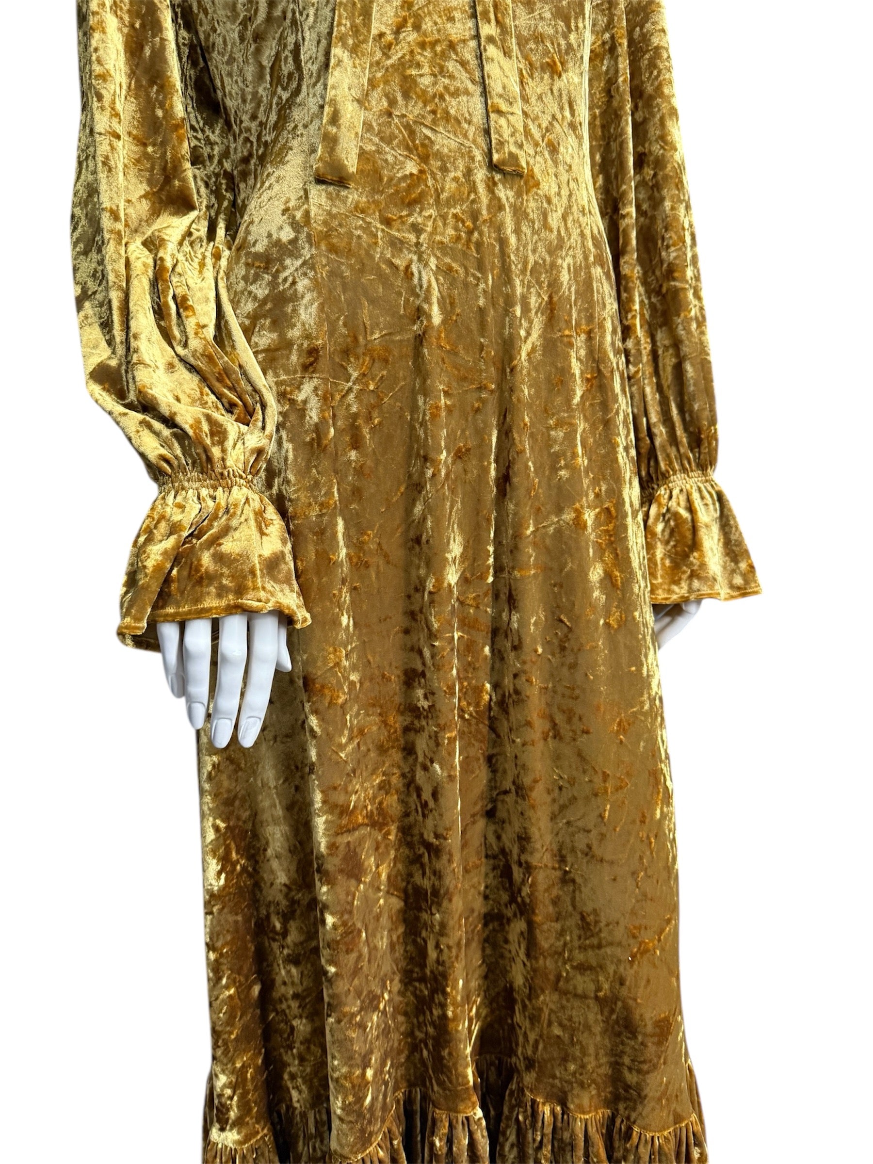 Velvet Maxi Dress by Atelier Runmarker
