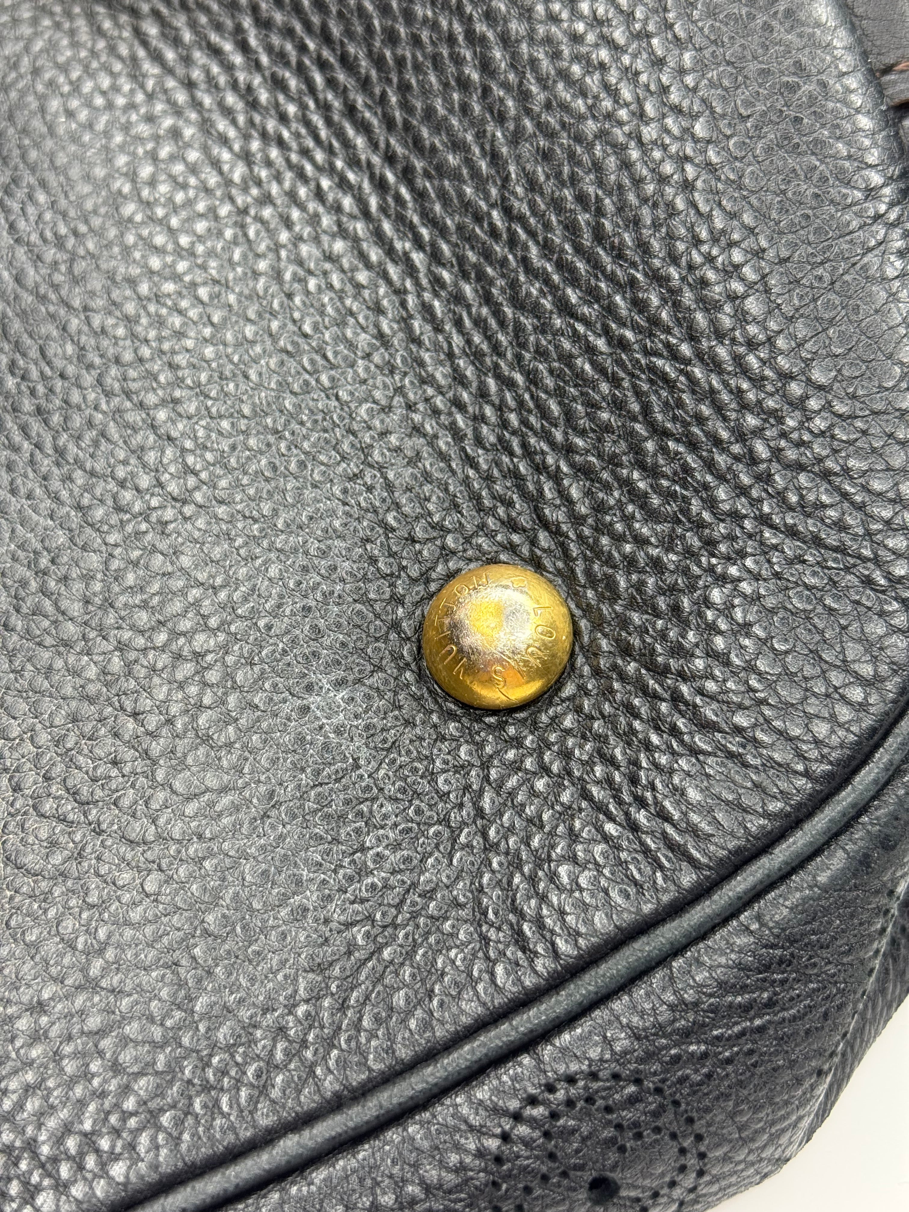 Louis Vuitton Mahina L Hobo Bag in Black Leather