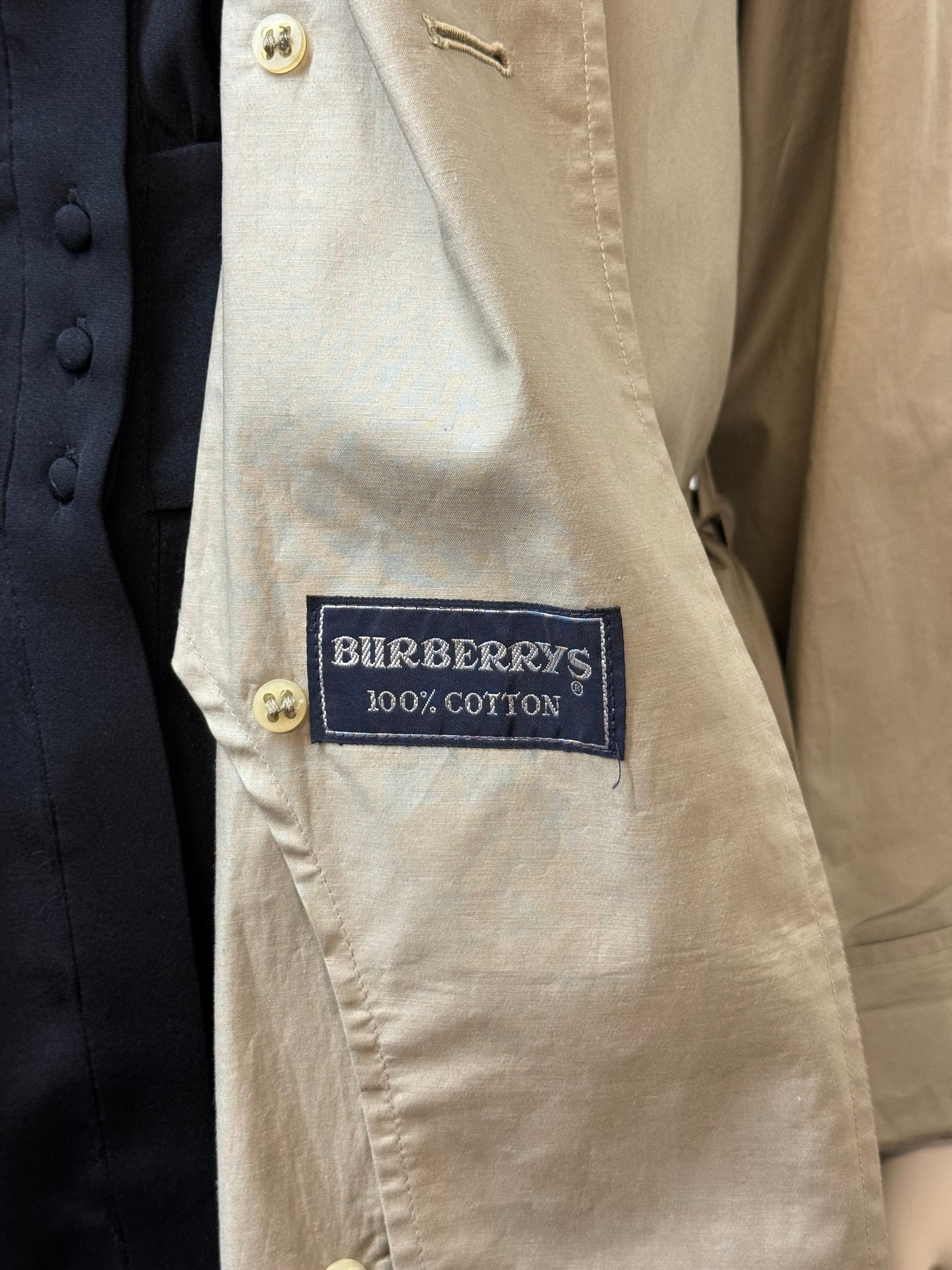 Burberry’s Vintage Trench Coat - M