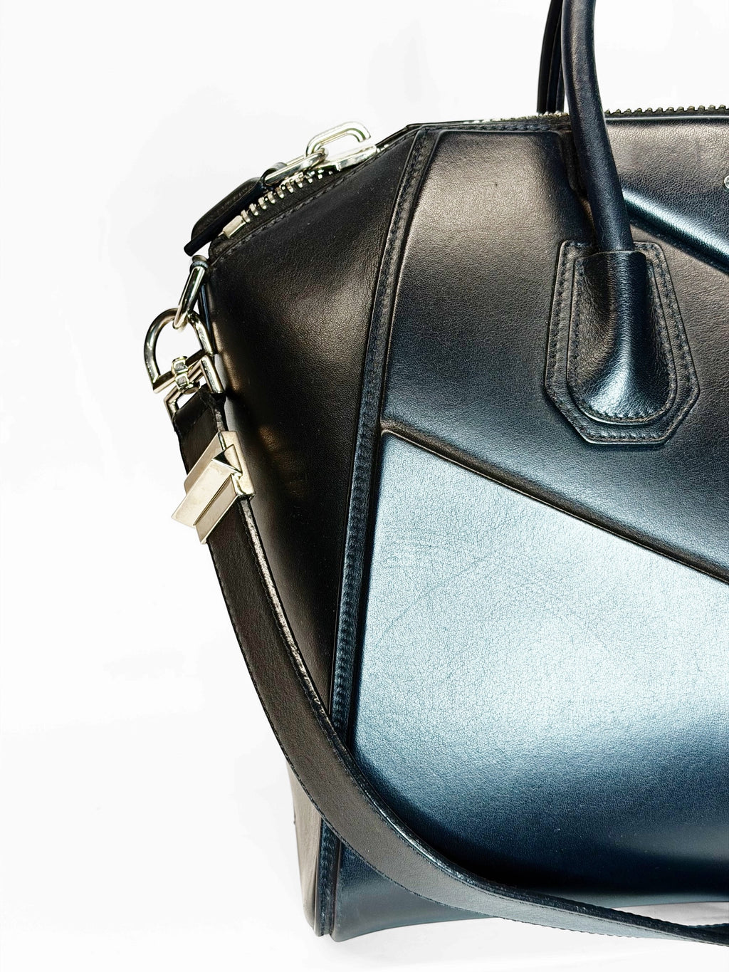 GIVENCHY Antigona Medium Black Smooth Leather Top Handle Bag