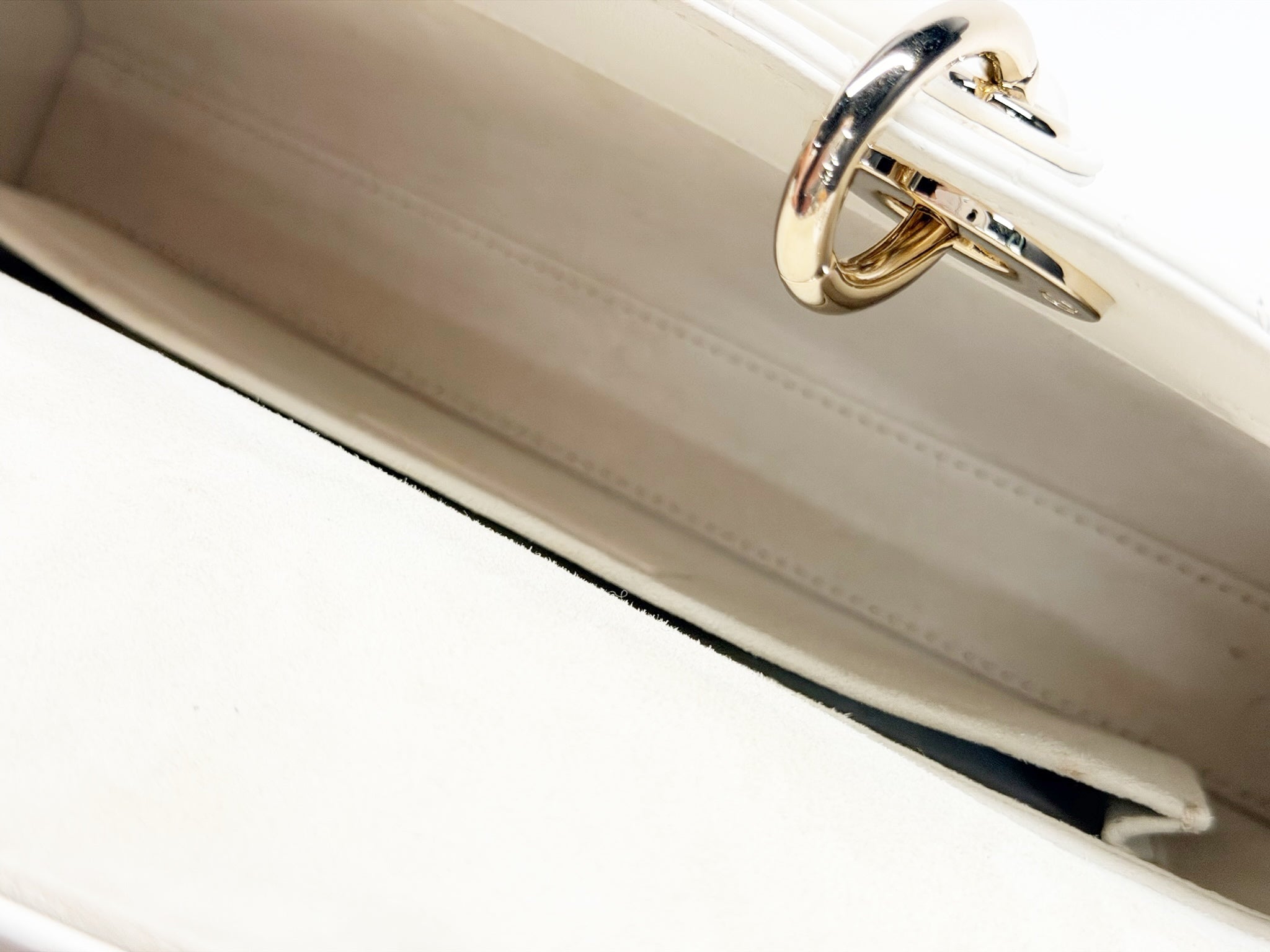 Christian Dior Lady Dior Medium – White Cannage Lambskin, Gold Hardware