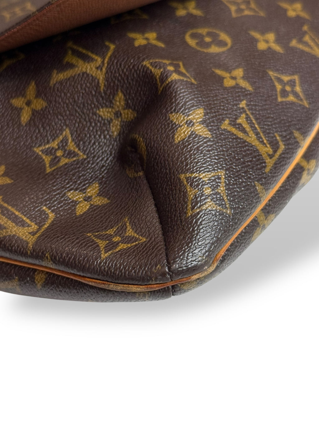 Louis Vuitton
Musette Tango leather handbag