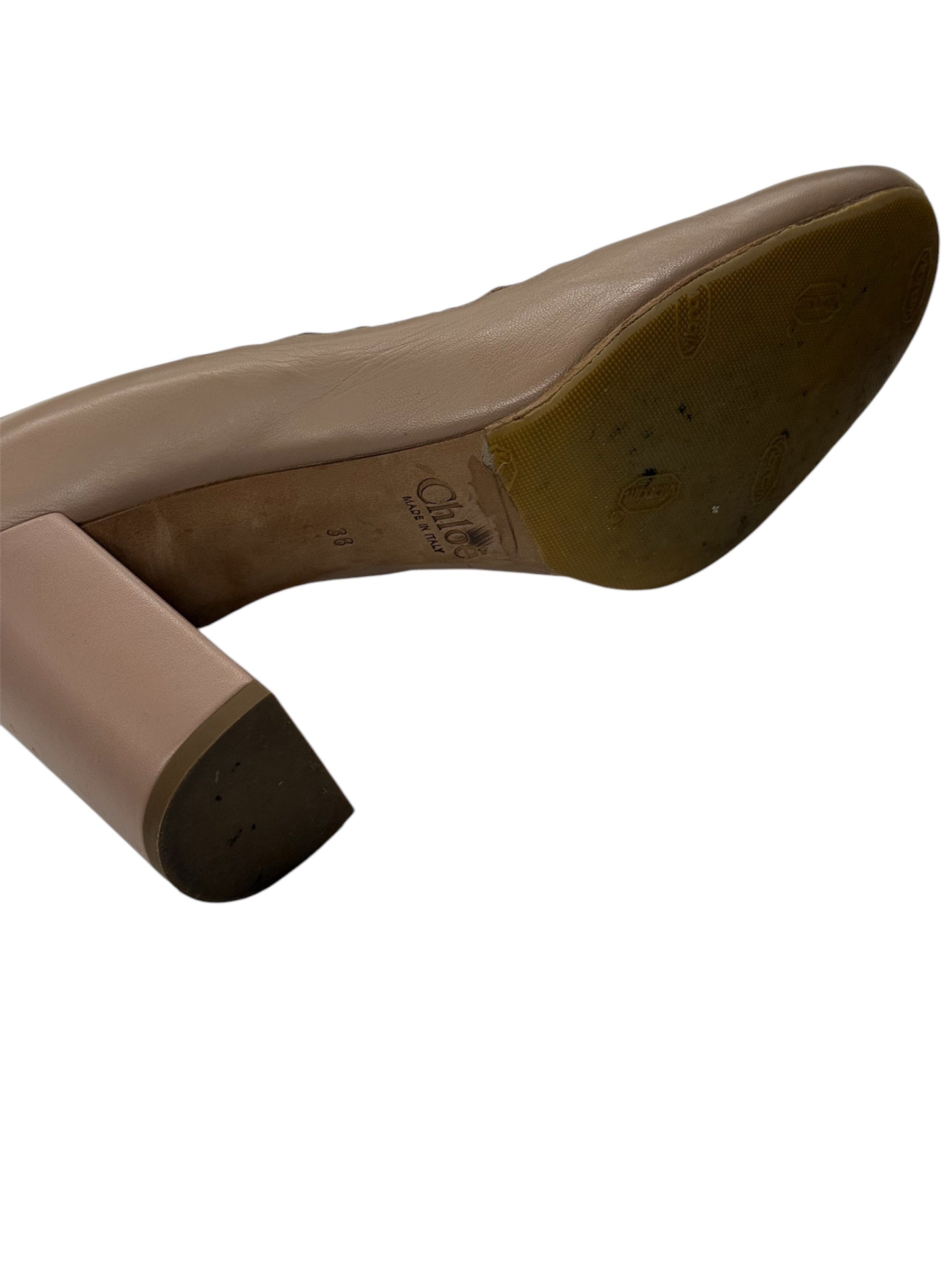 Chloé Scalloped Leather Pumps