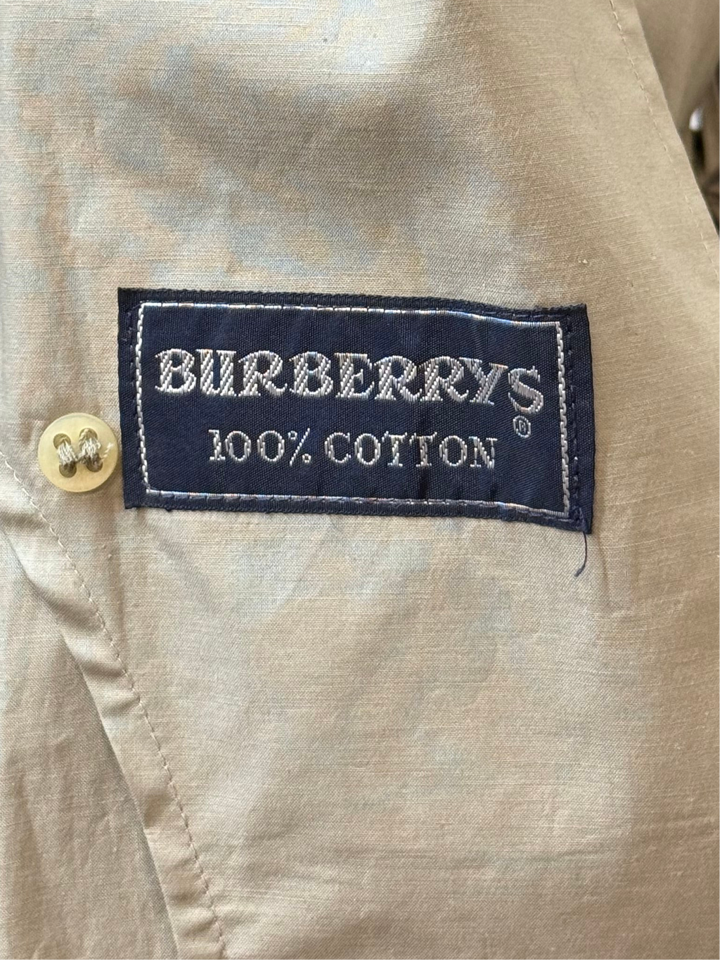 Burberry’s Vintage Trench Coat - M