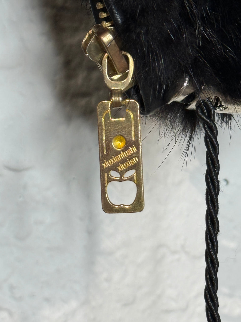 Yuchang High Fashion Black Fur Jacket - M