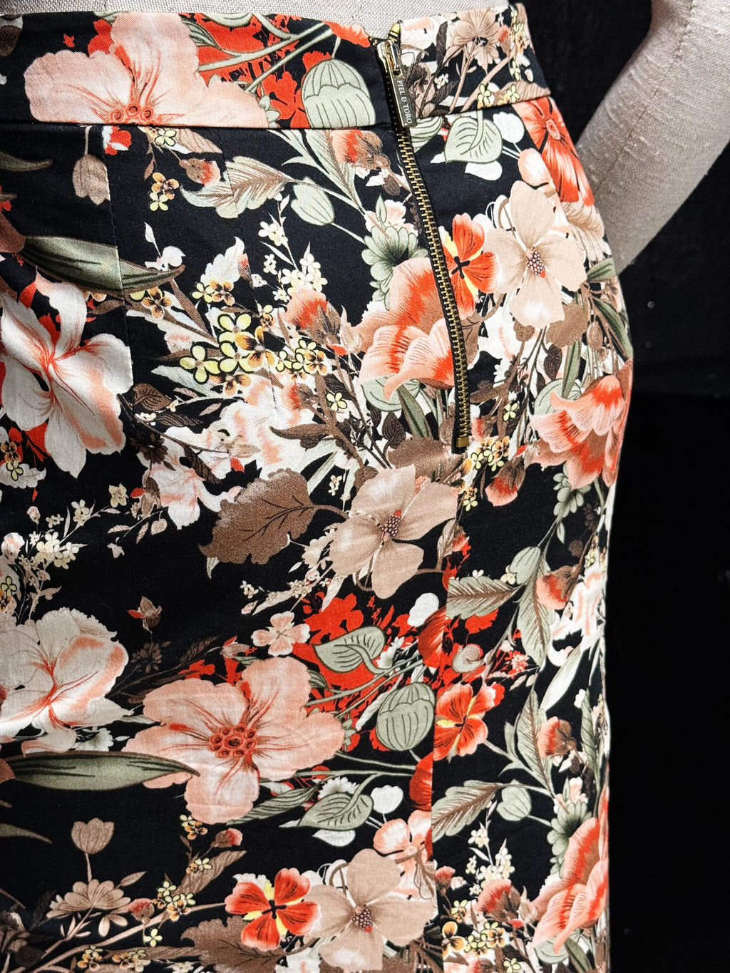 Piel de Toro Floral Pencil Skirt
