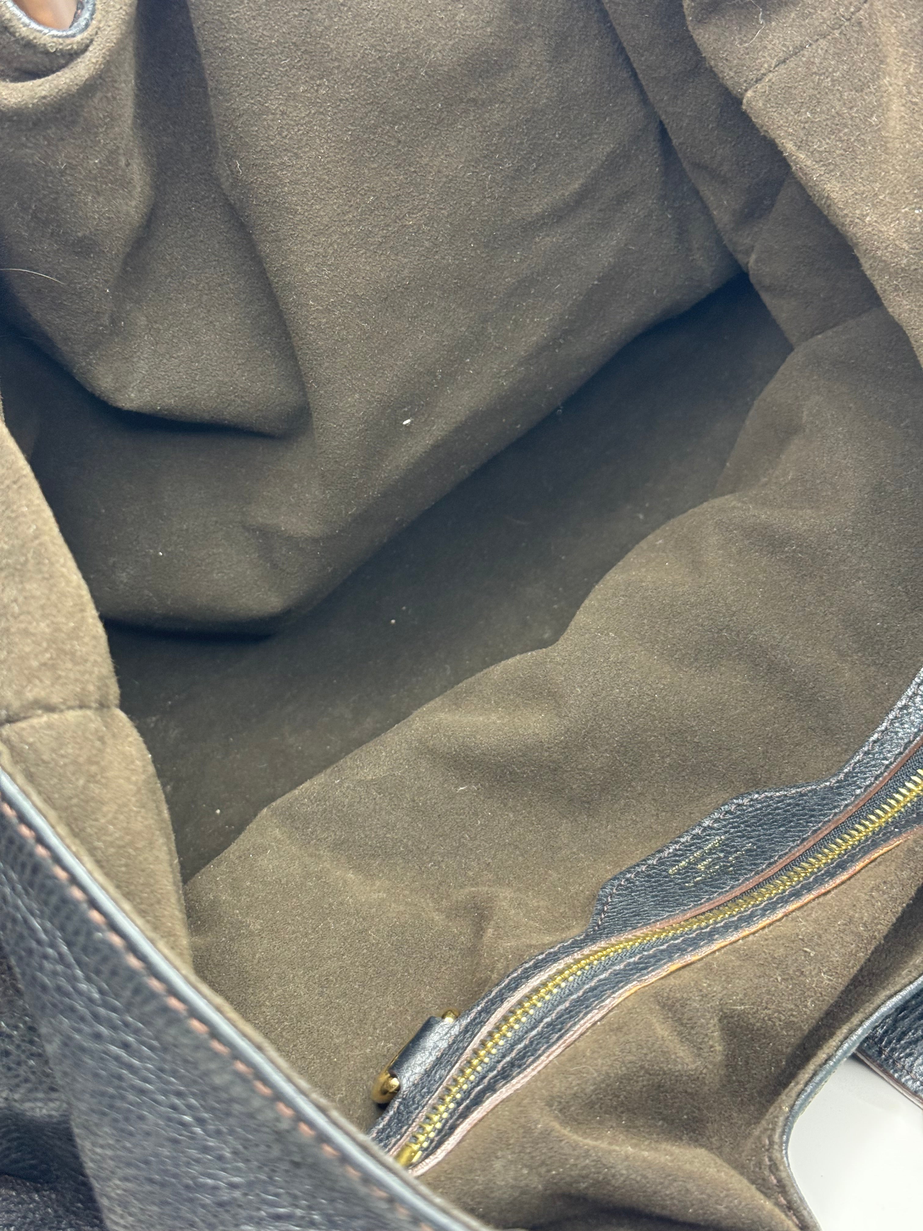 Louis Vuitton Mahina L Hobo Bag in Black Leather