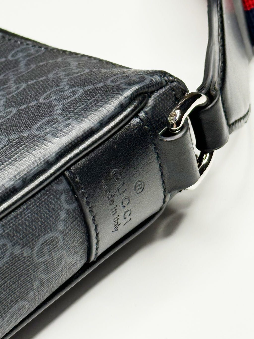 Gucci GG Black Medium Messenger Bag