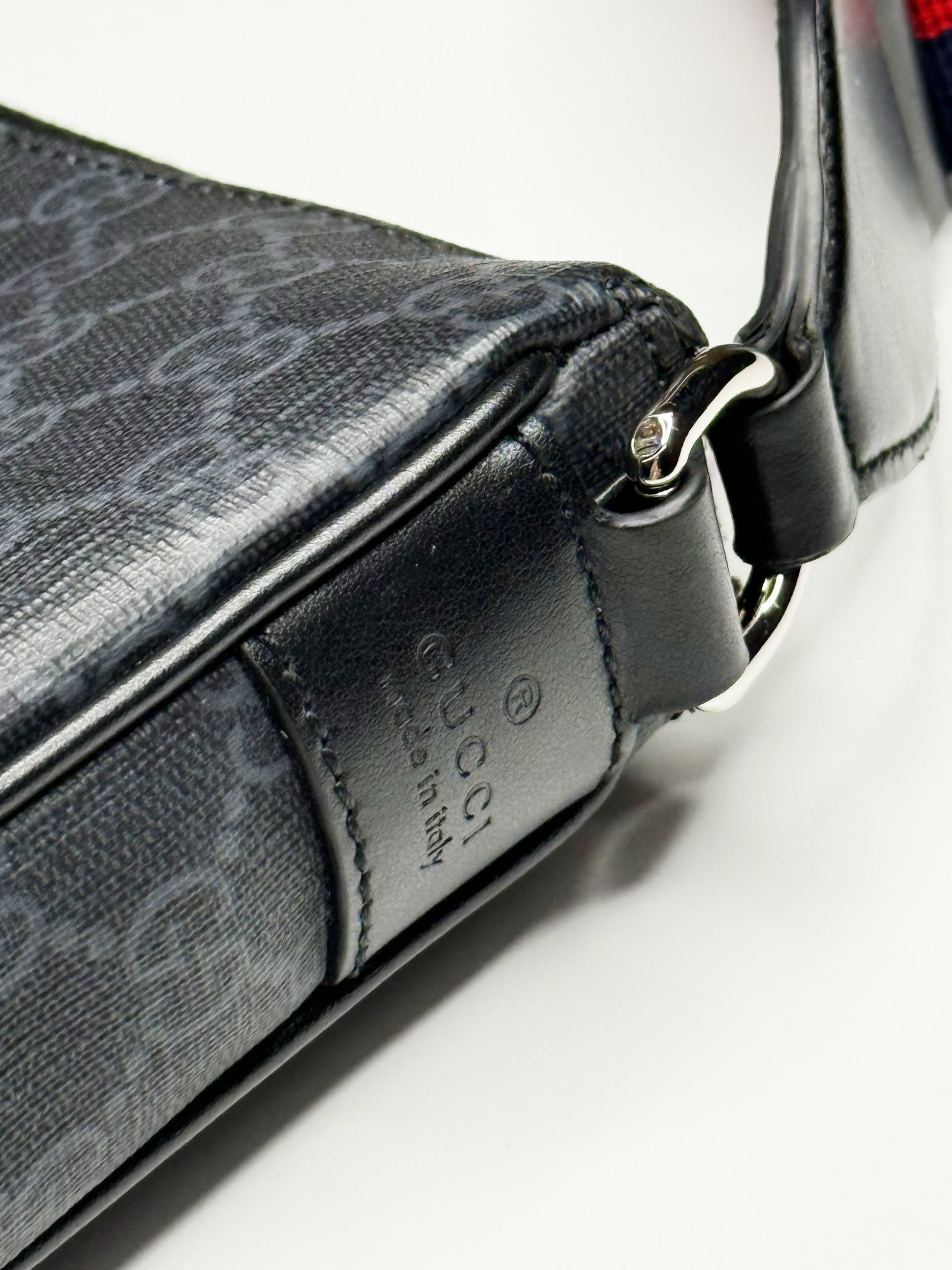 Gucci GG Black Medium Messenger Bag