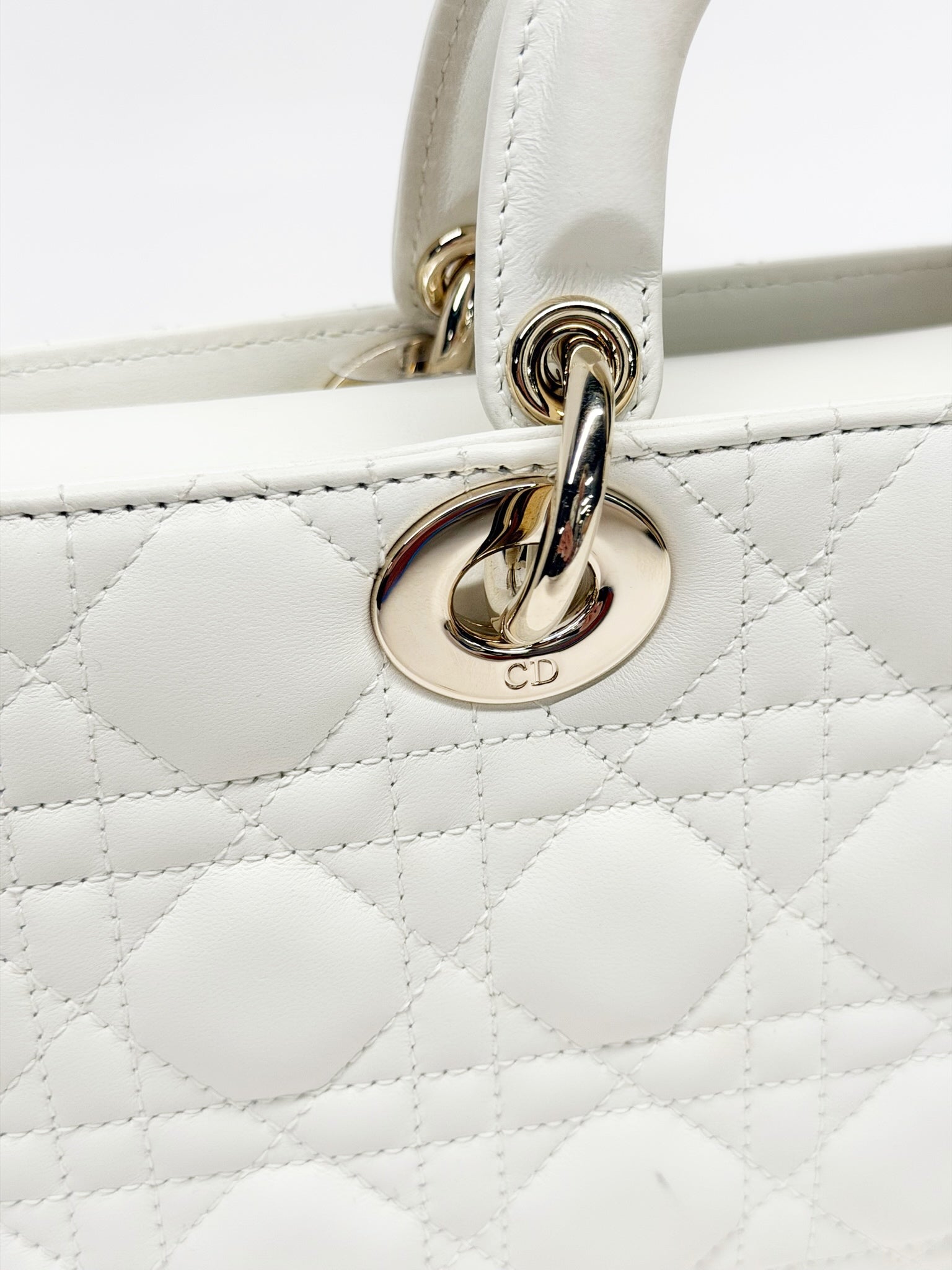 Christian Dior Lady Dior Medium – White Cannage Lambskin, Gold
