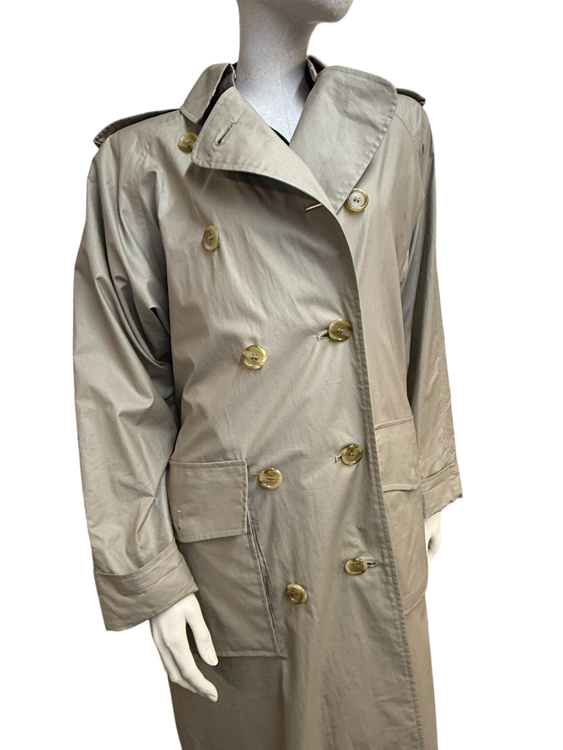 Burberry’s Vintage Trench Coat - M