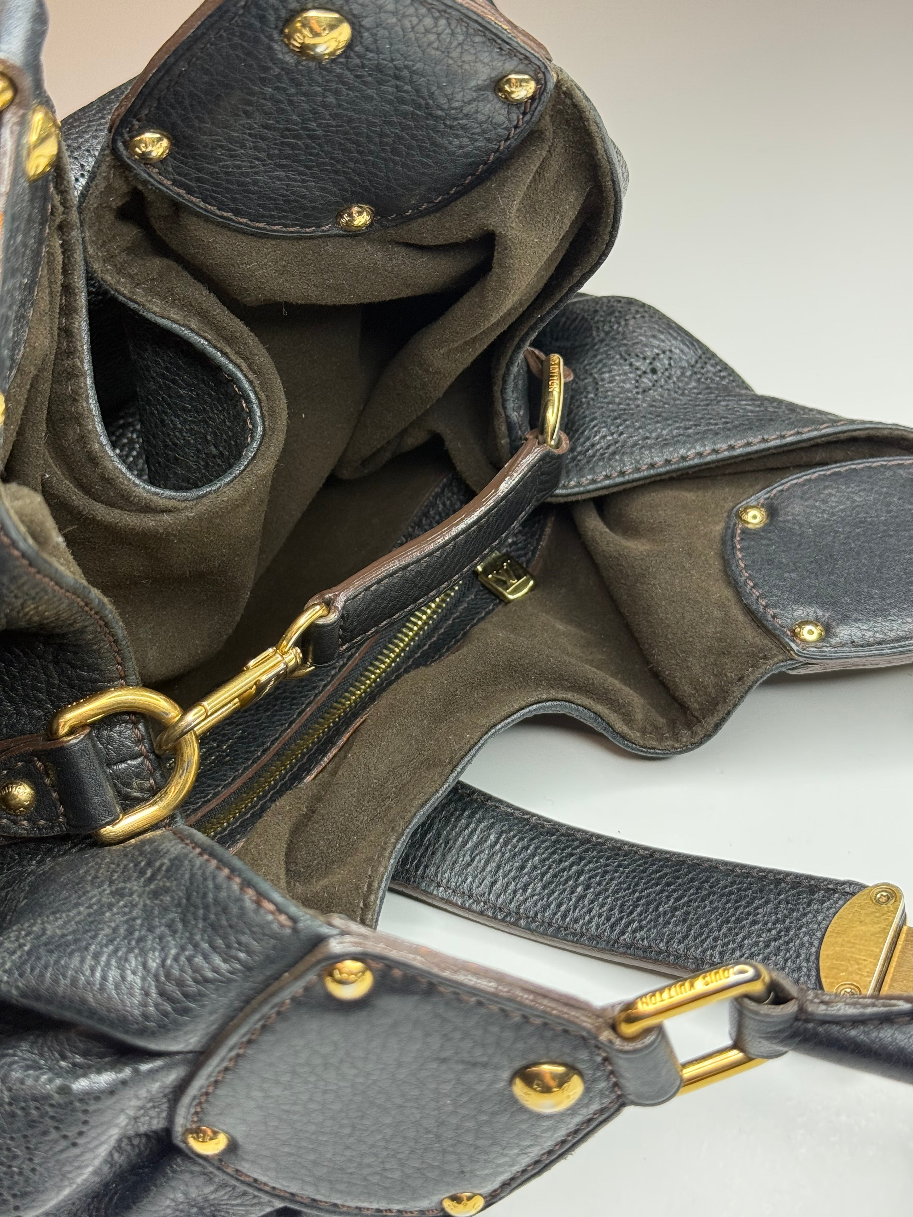 Louis Vuitton Mahina L Hobo Bag in Black Leather