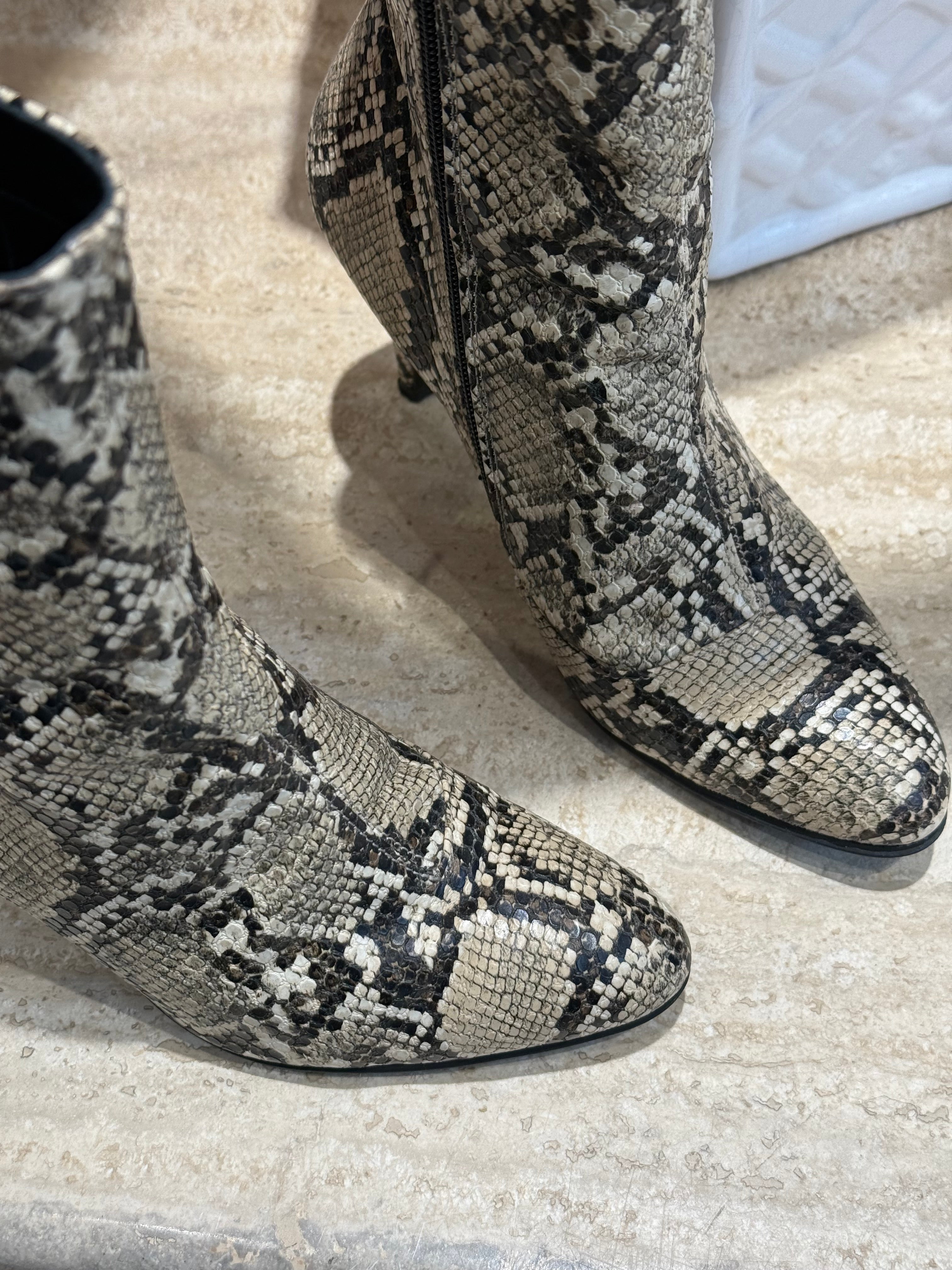 Tommy Hilfiger Snake-Print Ankle Boots