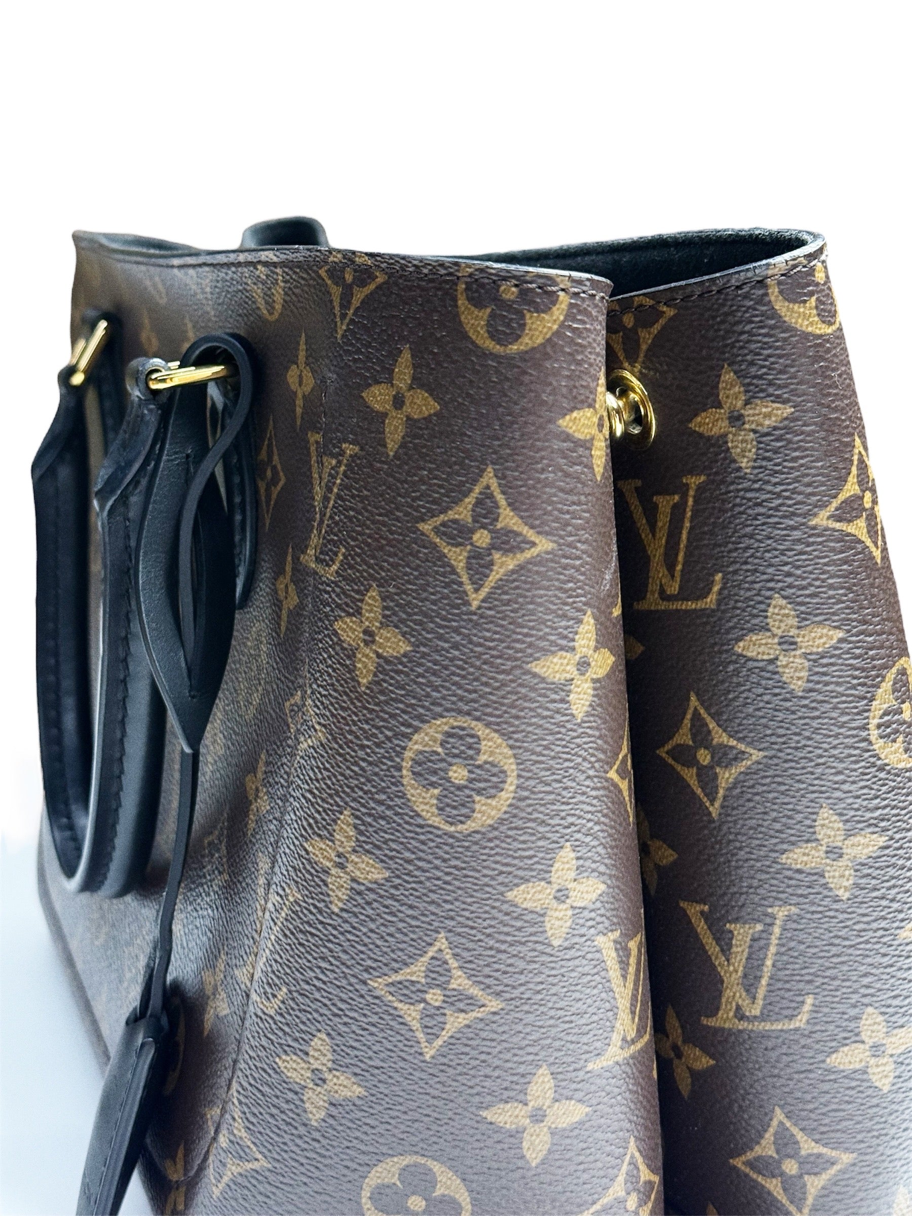 LOUIS VUITTON 
Monogram Flower Tote Black