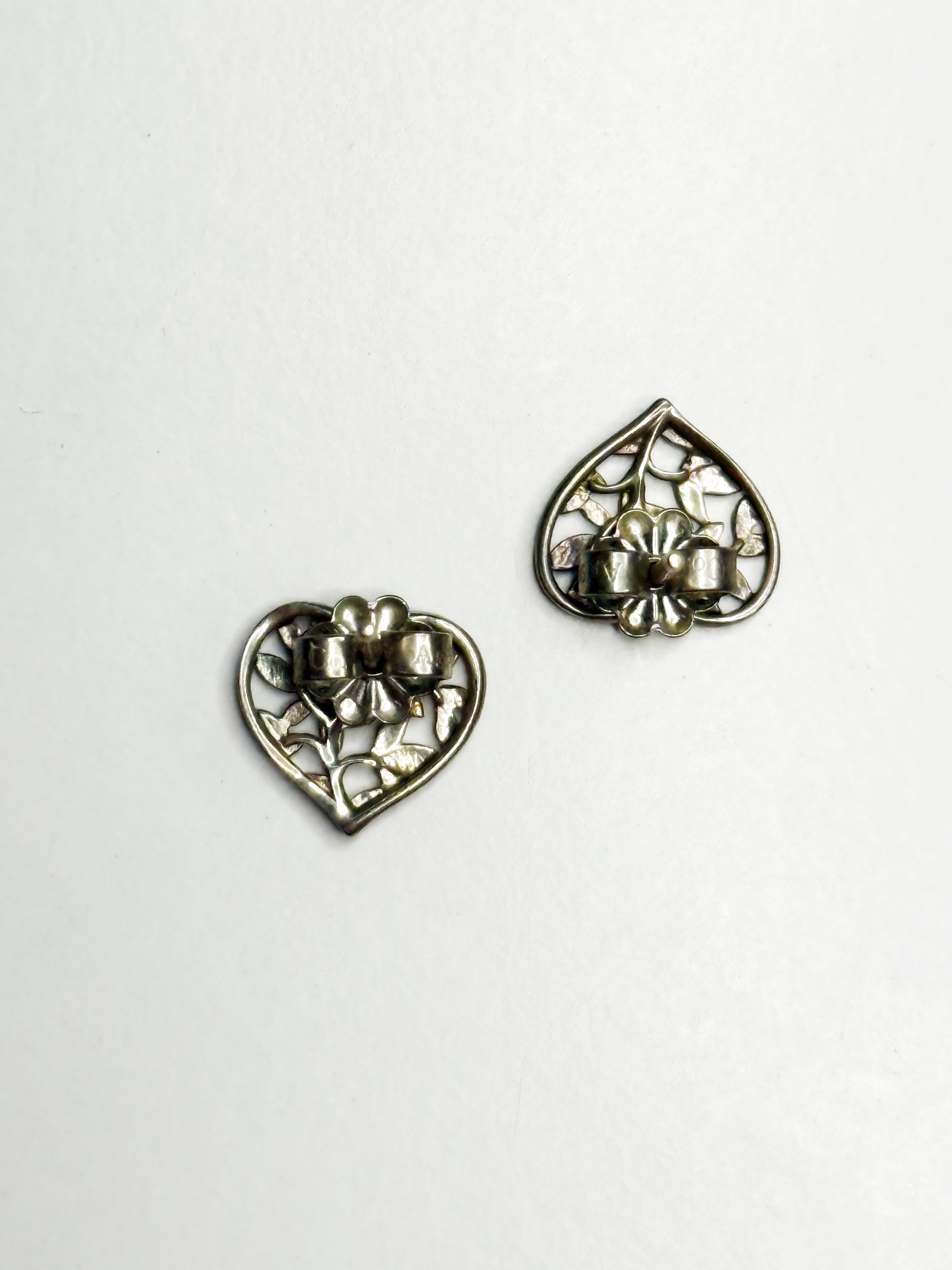 TIFFANY & CO.
Vintage Silver Heart Earrings