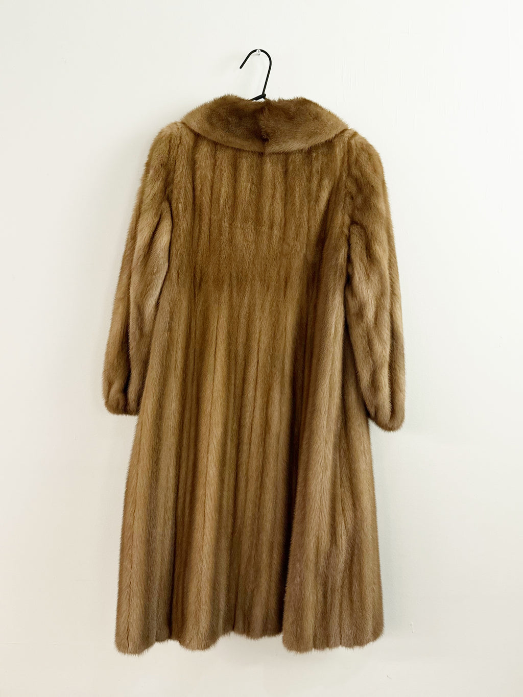 Saga Mink Coat by Henry Thøllip Thoresen Oslo