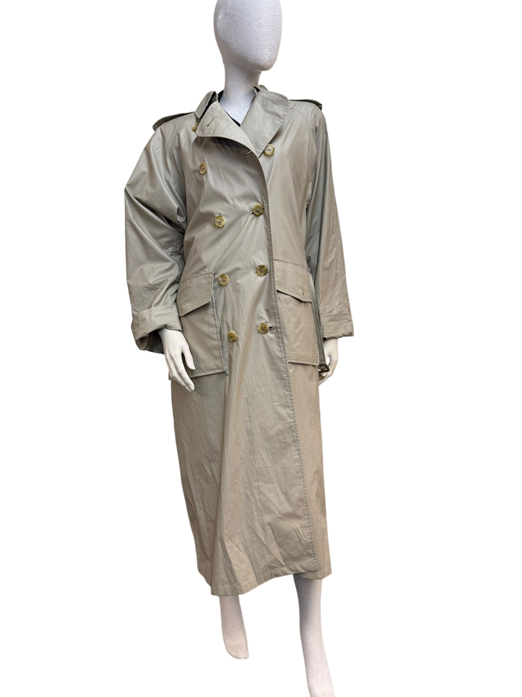 Burberry’s Vintage Trench Coat - M