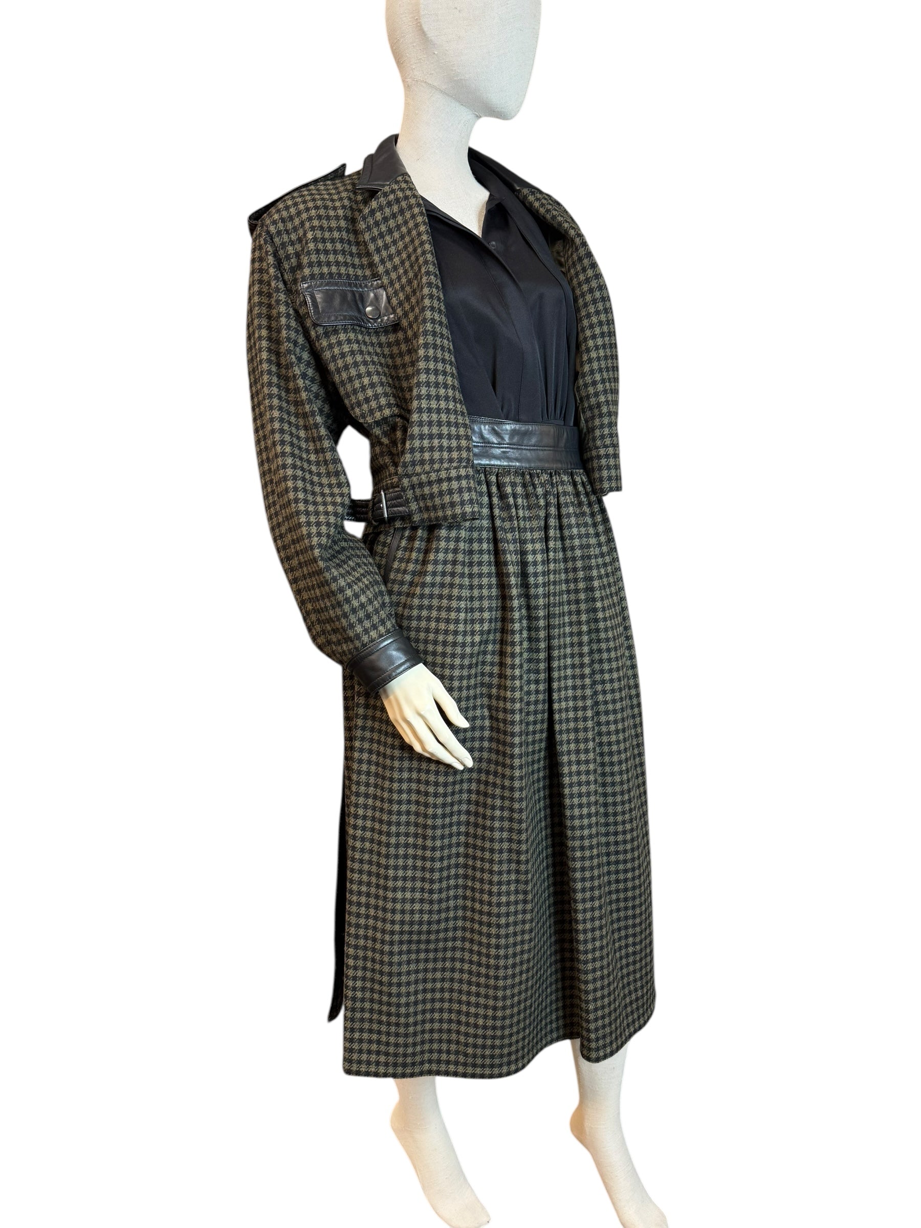 ESCADA VINTAGE WOOL-CASHMERE SET – JACKET & SKIRT – MADE IN WESTERN GERMANY – SIZE 38/40