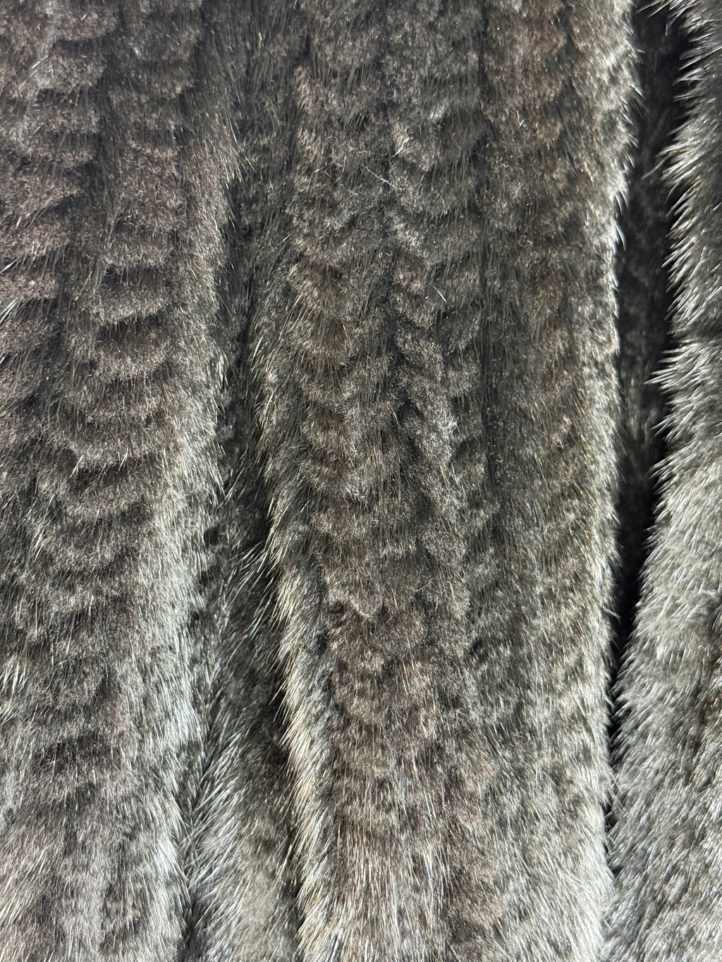 Yuchang High Fashion Black Fur Jacket - M