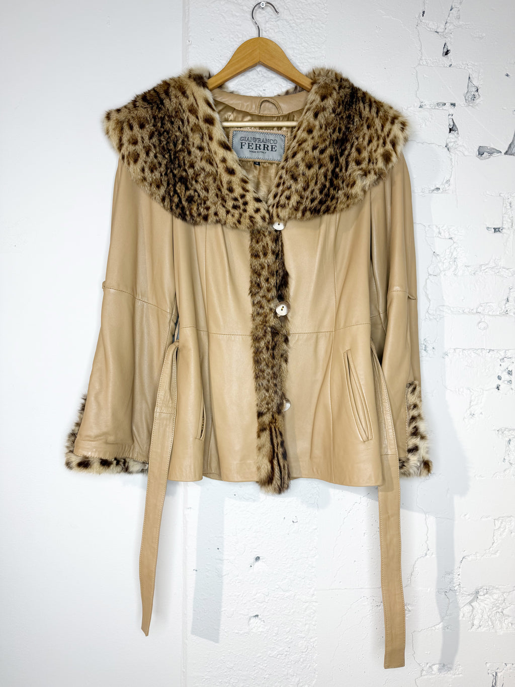 GIANNFRANCO FERRÉ LEATHER JACKET WITH FUR TRIM - M