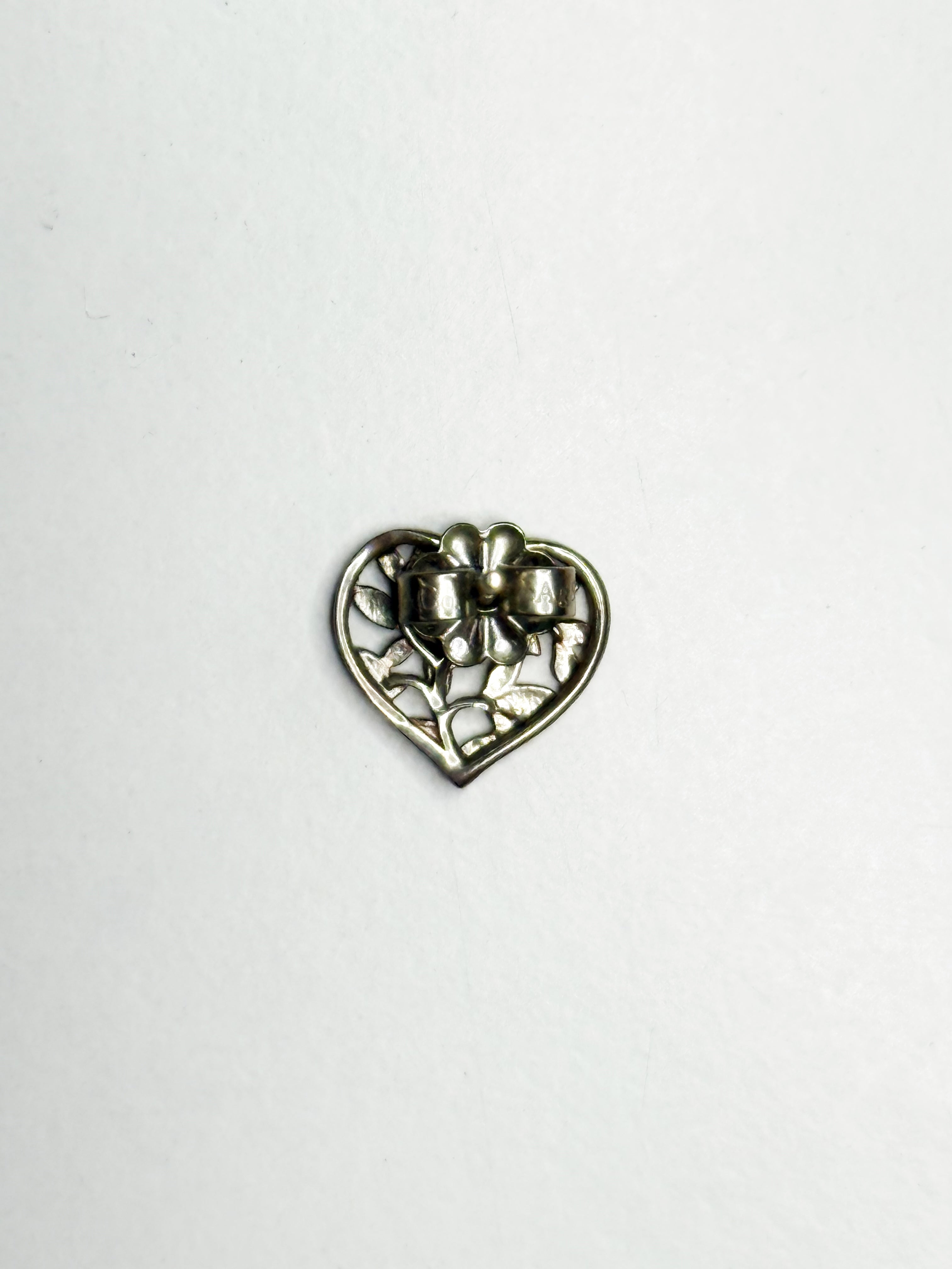 TIFFANY & CO.
Vintage Silver Heart Earrings