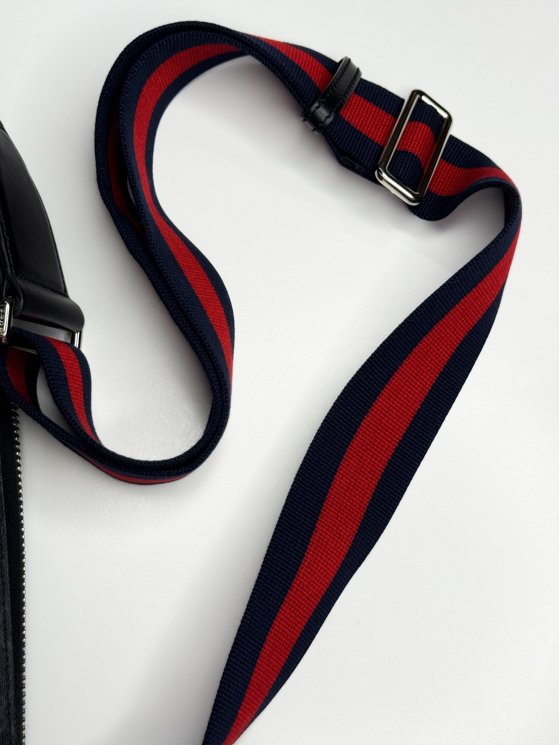 Gucci GG Black Medium Messenger Bag