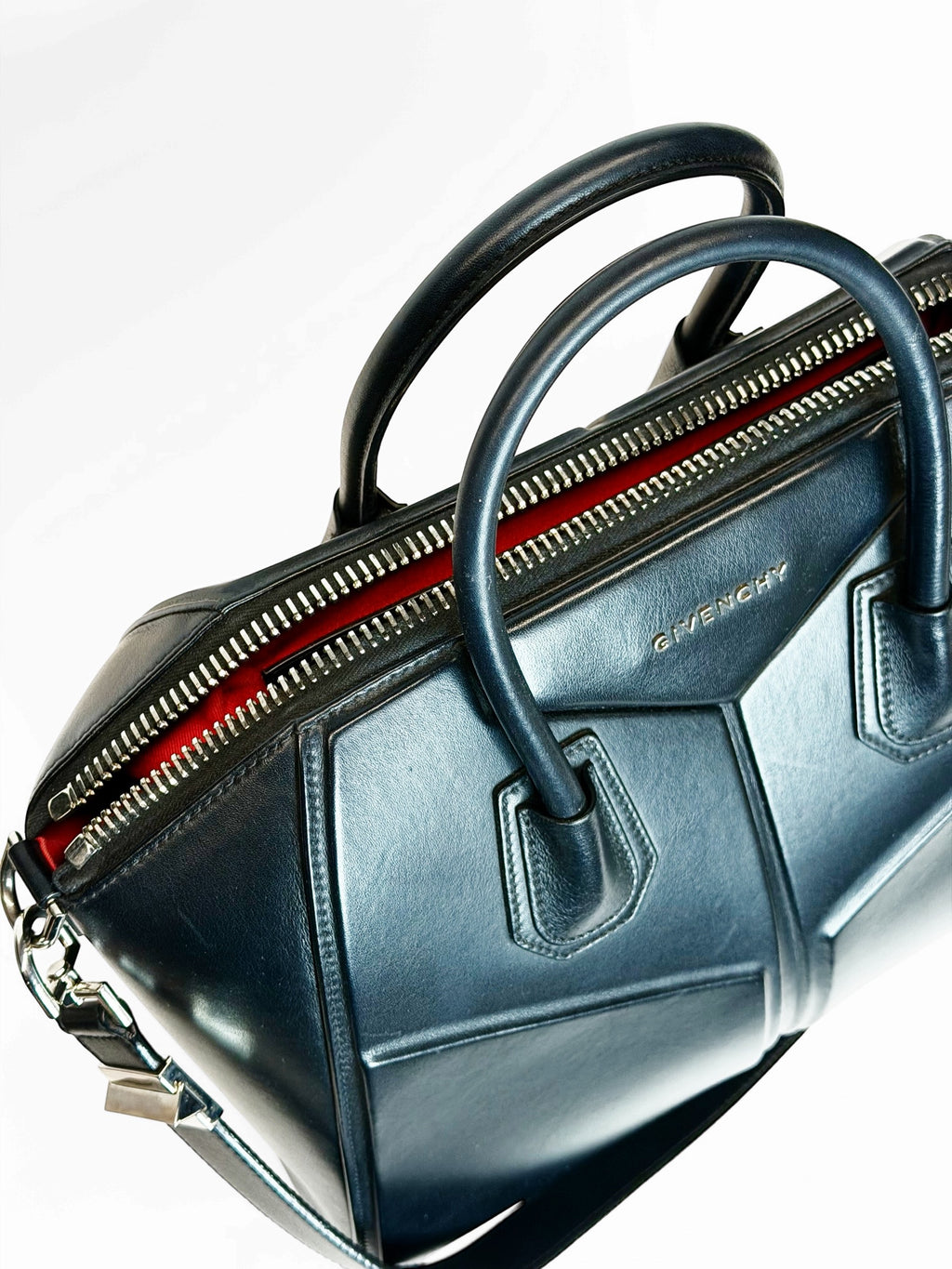 GIVENCHY Antigona Medium Black Smooth Leather Top Handle Bag