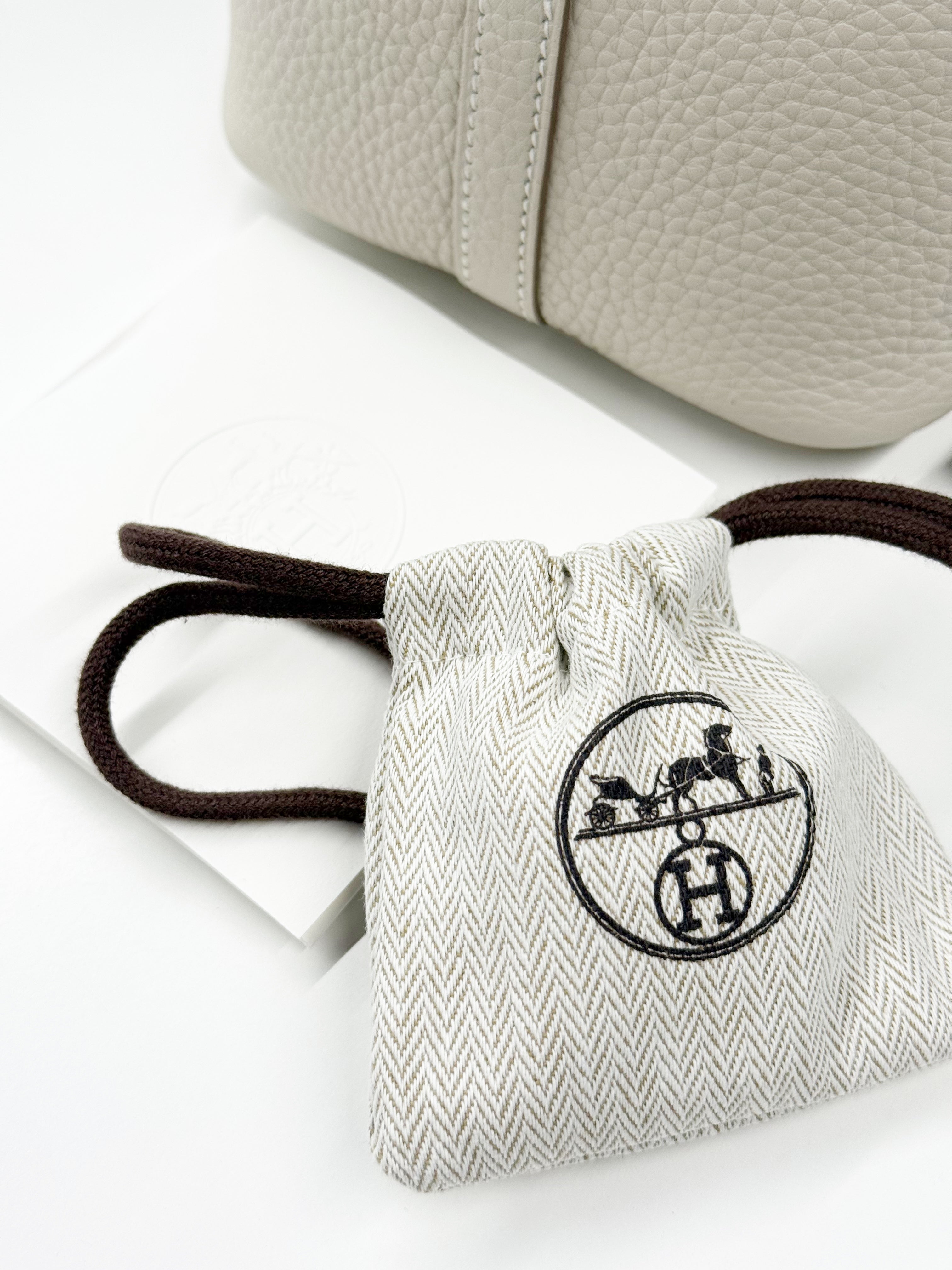 Hermès Picotin Lock PM Bag in White Clemence Leather (Full Set, New Condition)