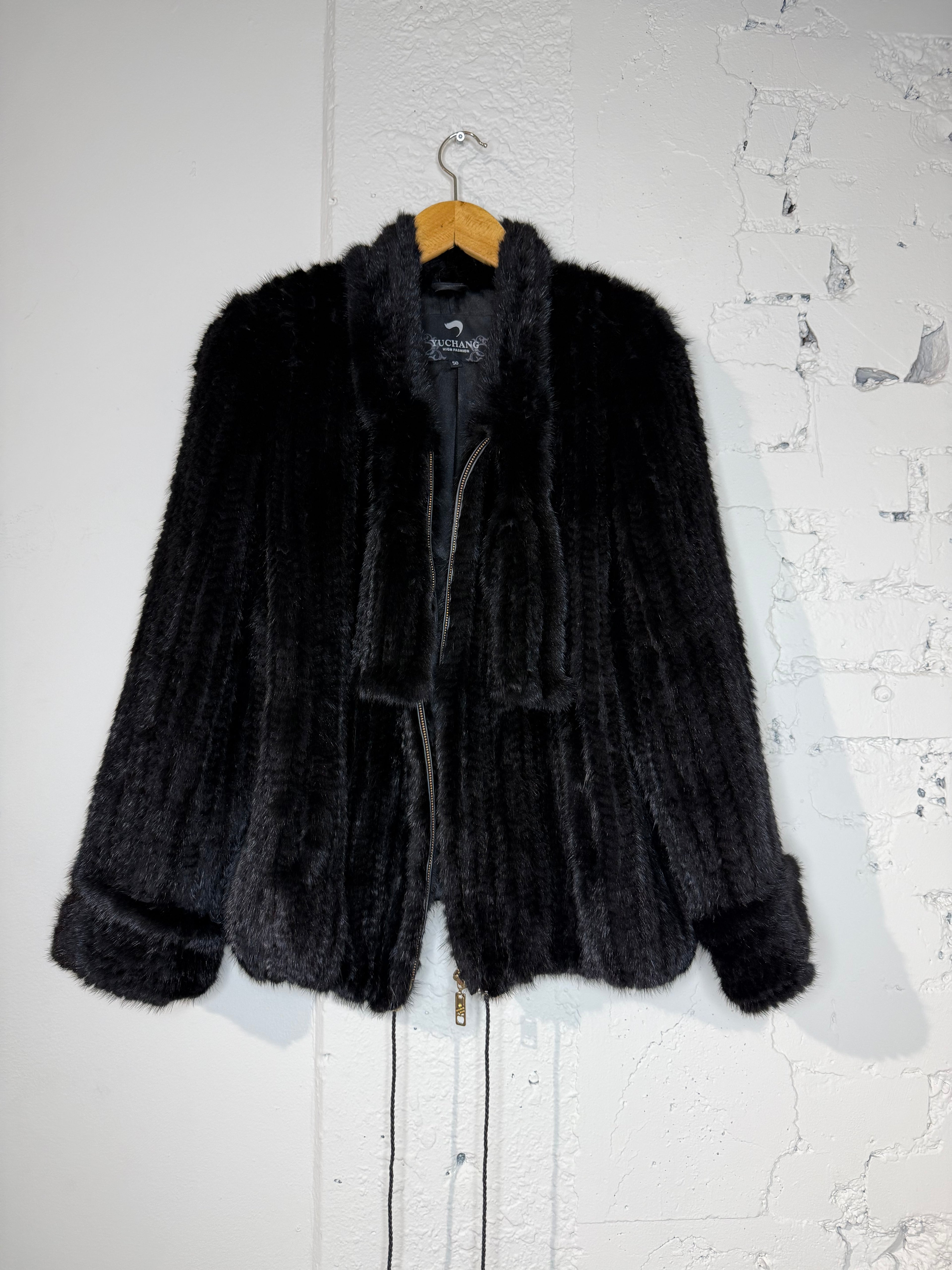 Yuchang High Fashion Black Fur Jacket - M