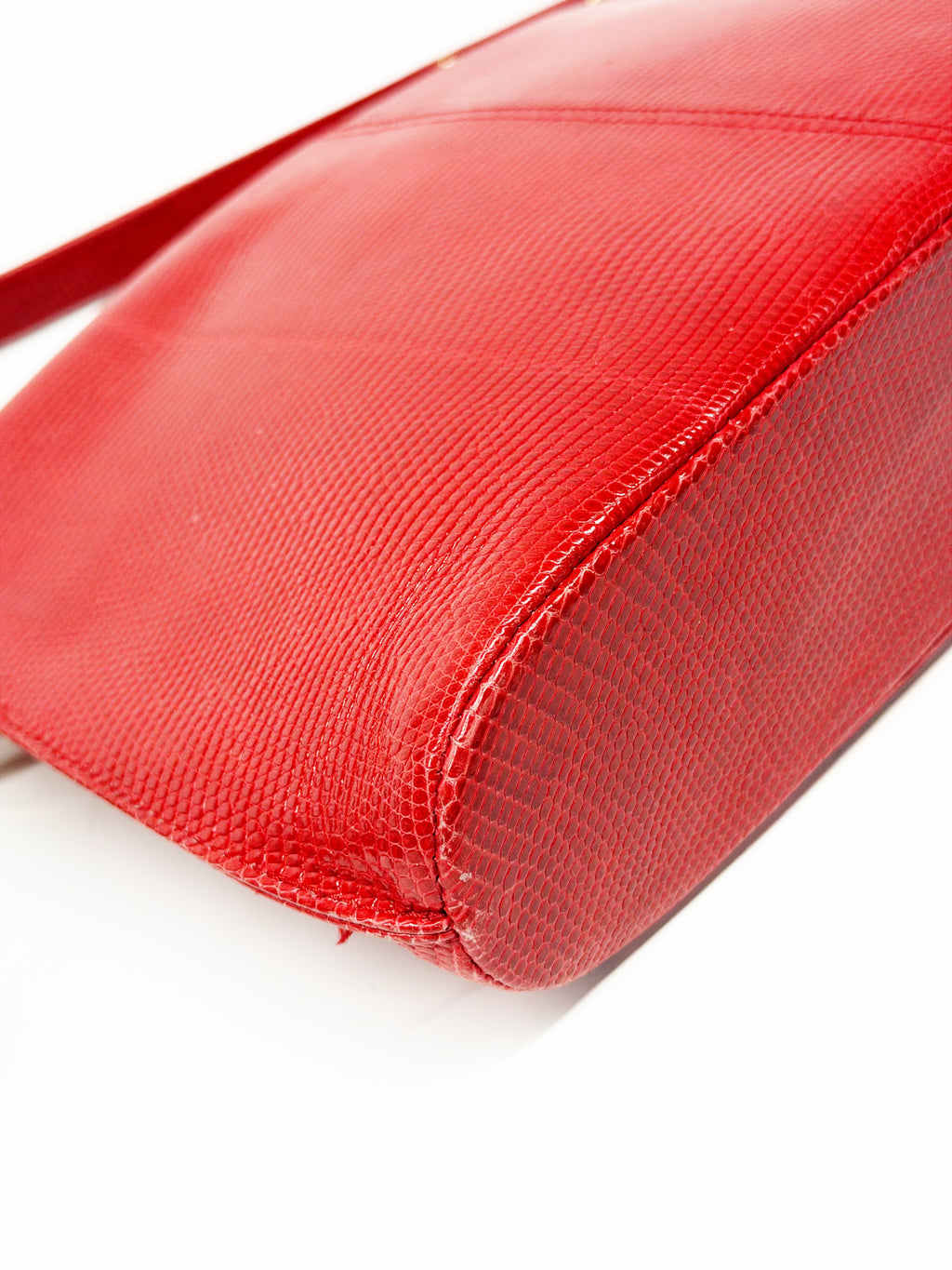 VALENTINO GARAVANI RED LIZARD EMBOSSED SHOULDER BAG GOLD V LOGO