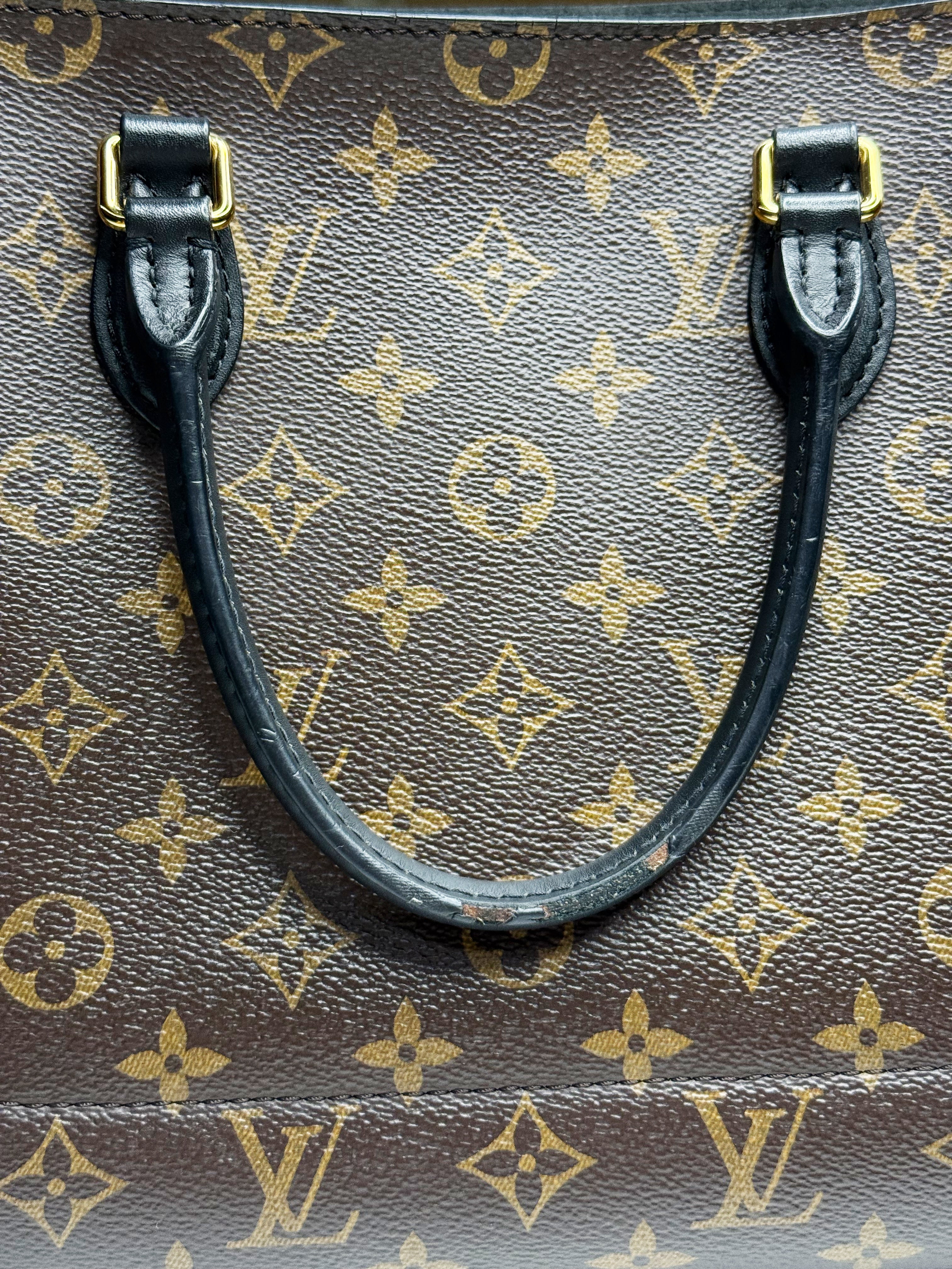 LOUIS VUITTON 
Monogram Flower Tote Black