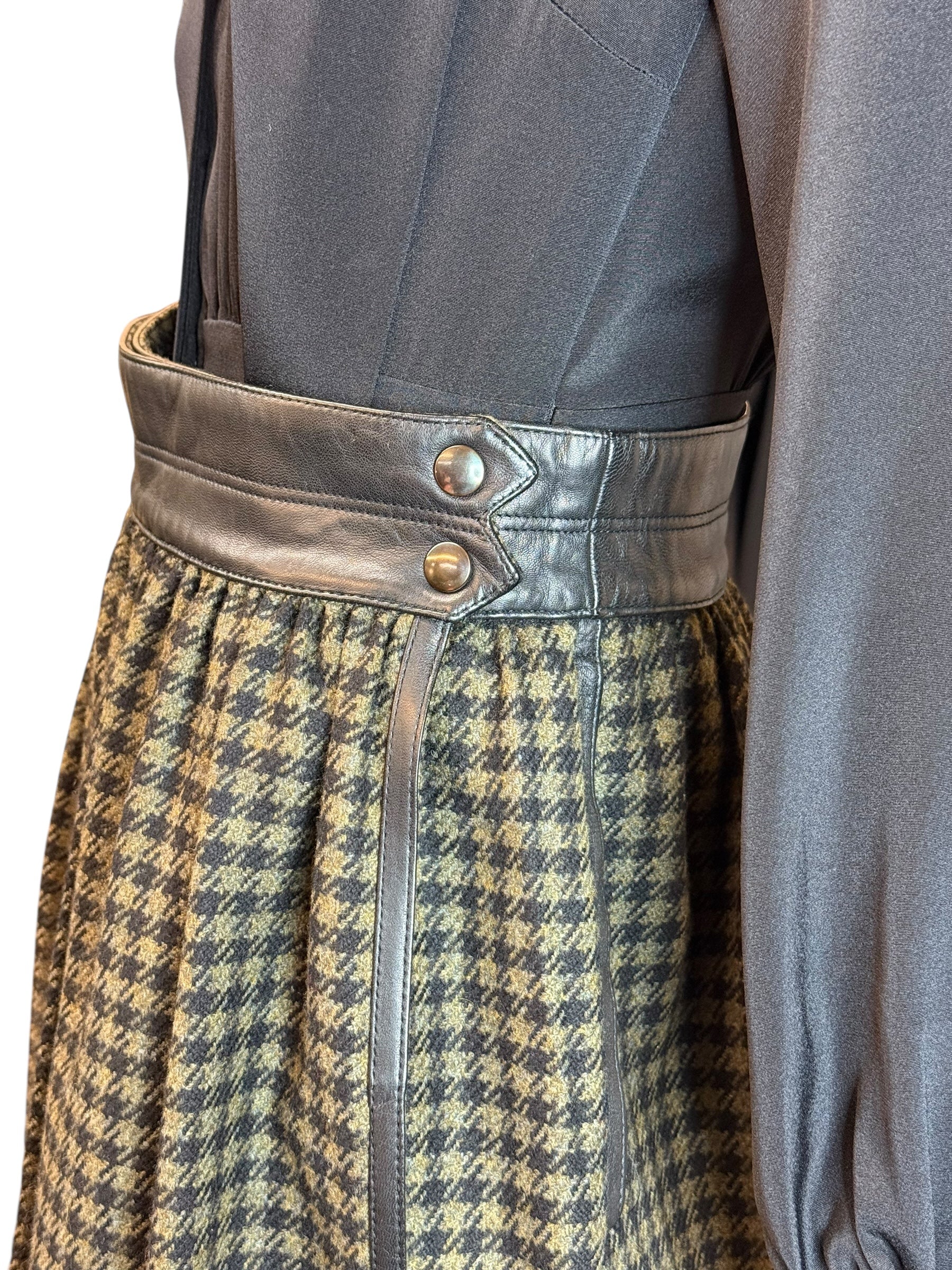 ESCADA VINTAGE WOOL-CASHMERE SET – JACKET & SKIRT – MADE IN WESTERN GERMANY – SIZE 38/40